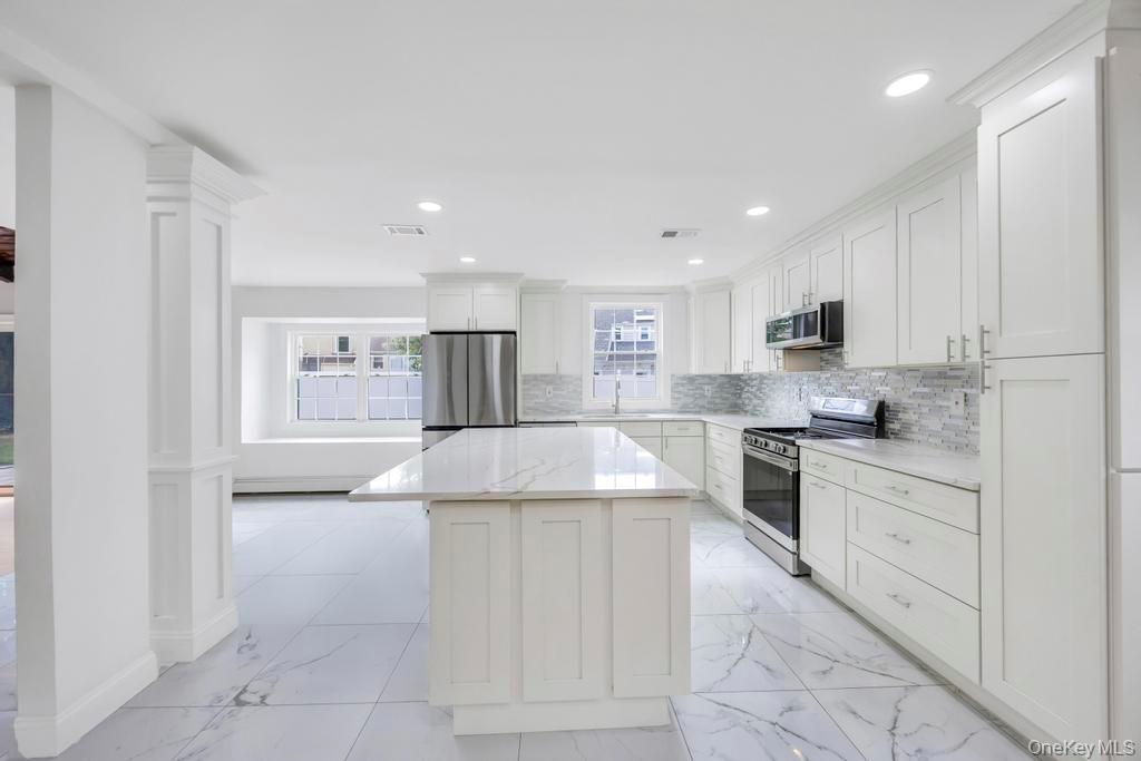 94 jeffery Lane, Oceanside, NY 11572