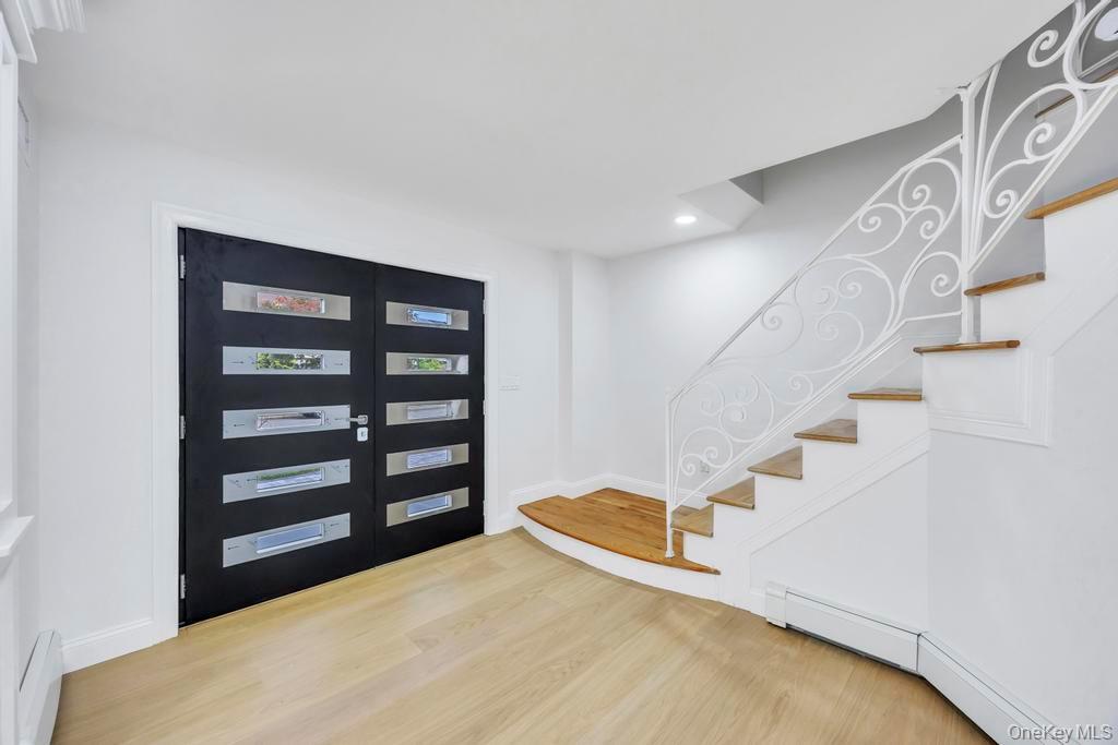 94 jeffery Lane, Oceanside, NY 11572