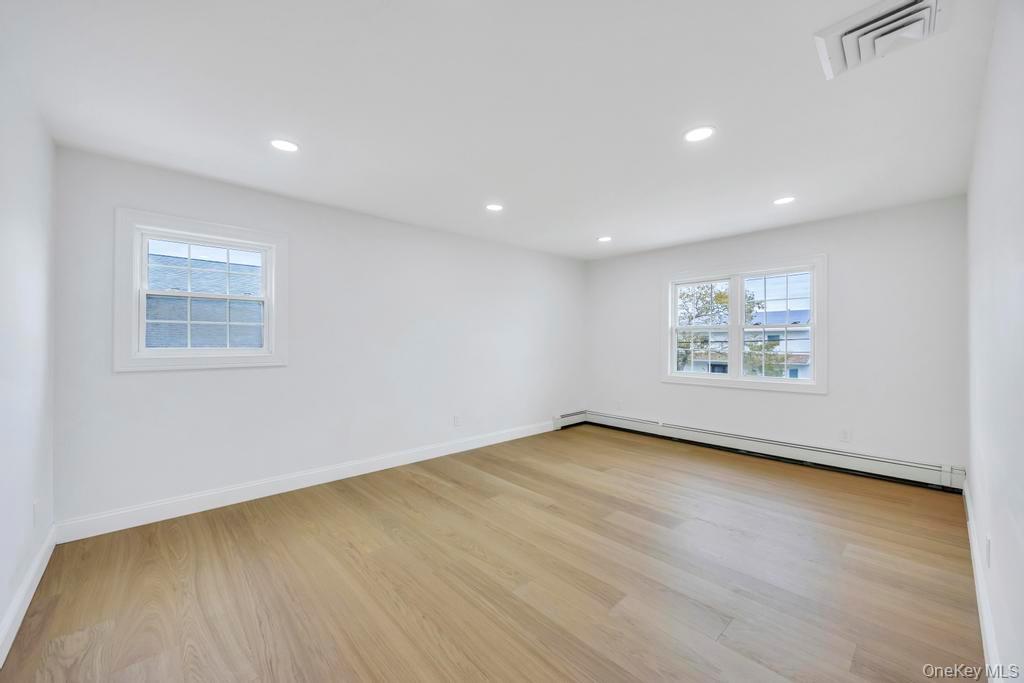 94 jeffery Lane, Oceanside, NY 11572