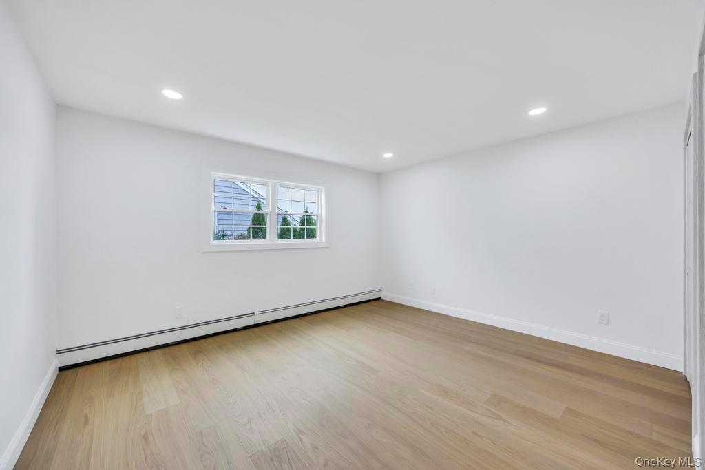 94 jeffery Lane, Oceanside, NY 11572