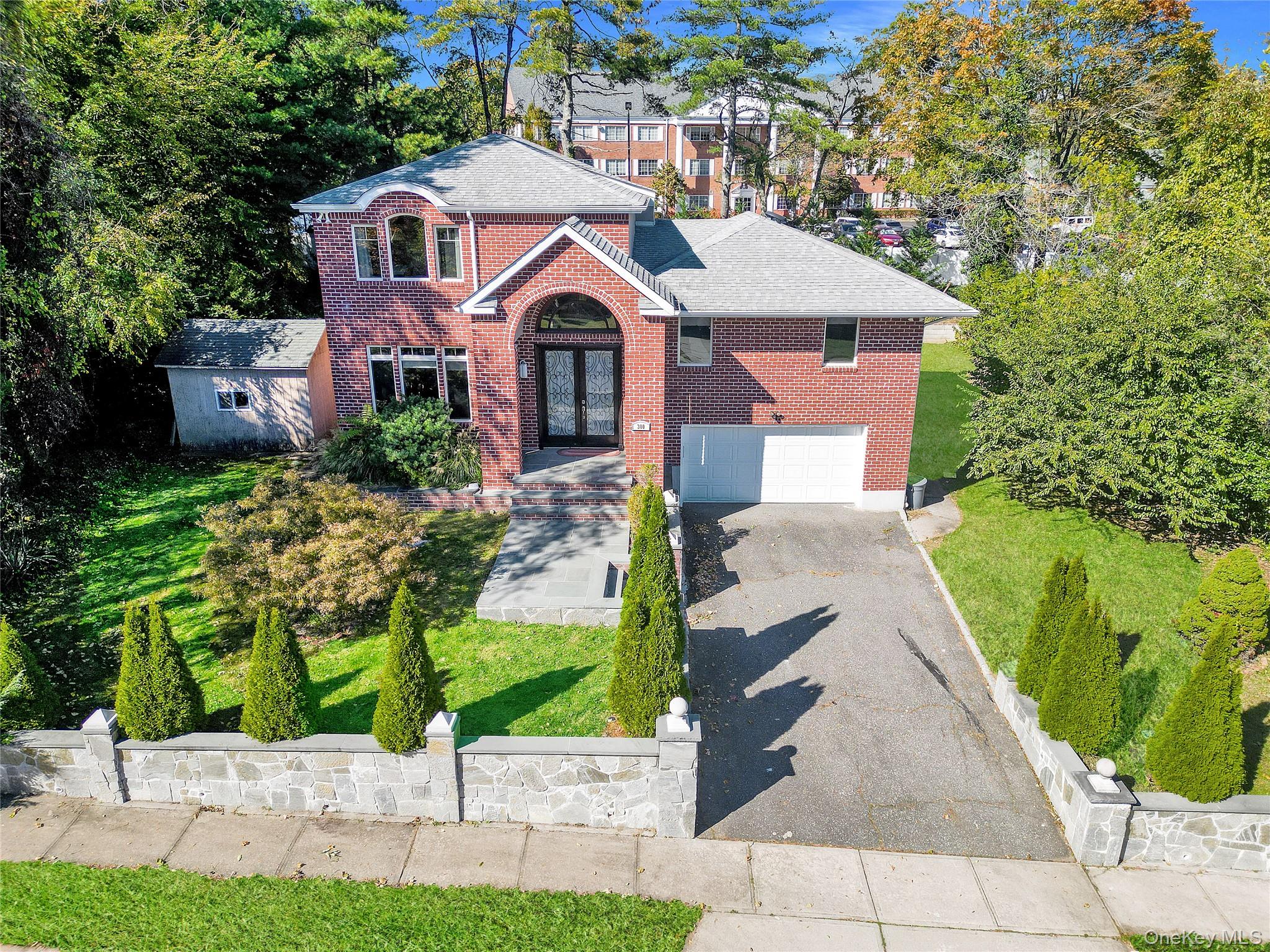 300 Ellen Place, Jericho, NY 11753