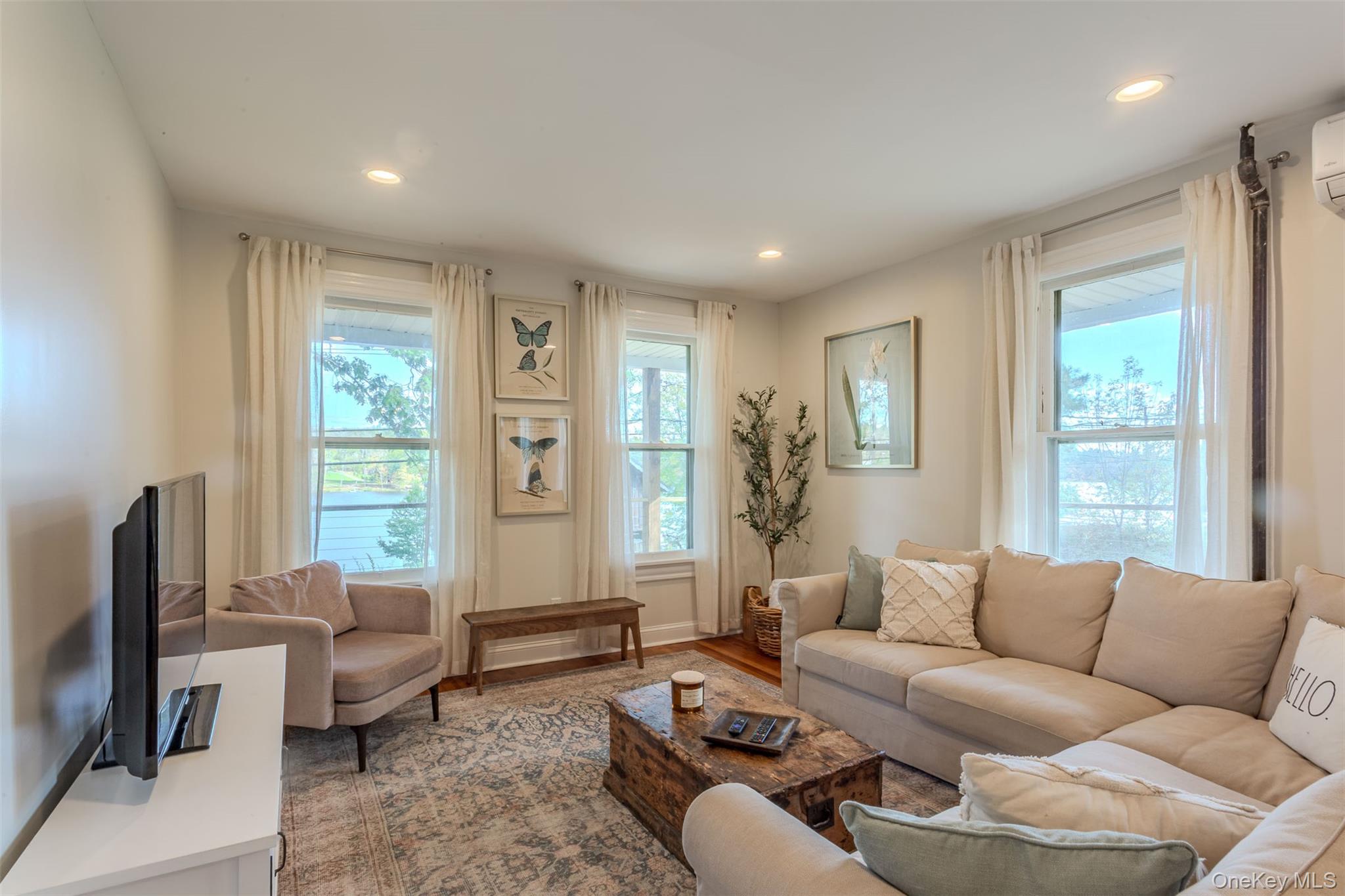 6658 State Route 52, Lake Huntington, NY 12752