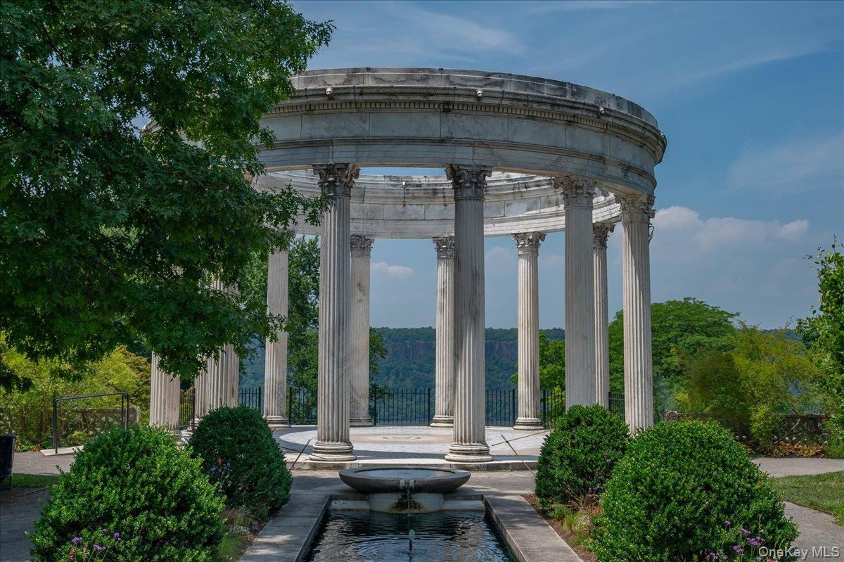 183 Hudson Terrace, Yonkers, NY 10701