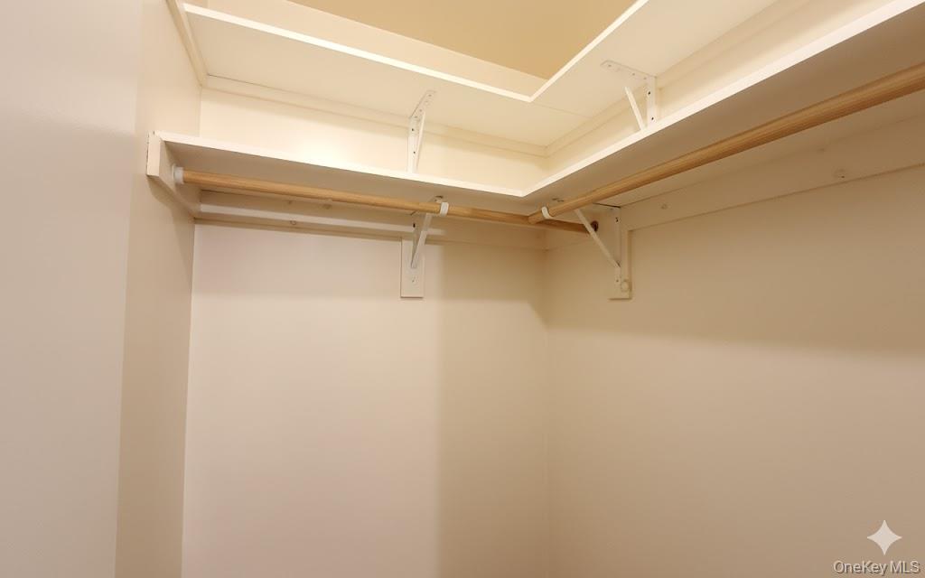 8 Lemberg Court # 105, Palm Tree, NY 10950