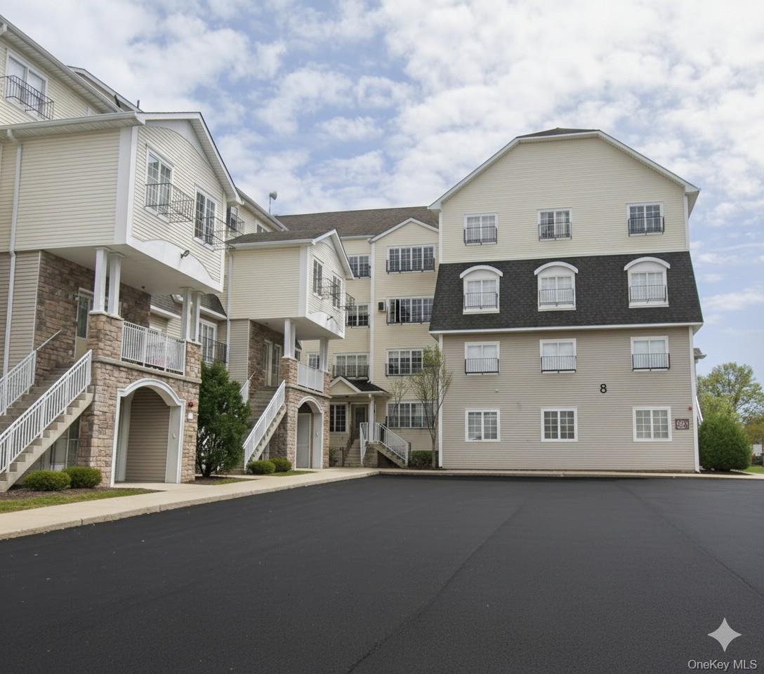 8 Lemberg Court # 105, Monroe, NY 10950