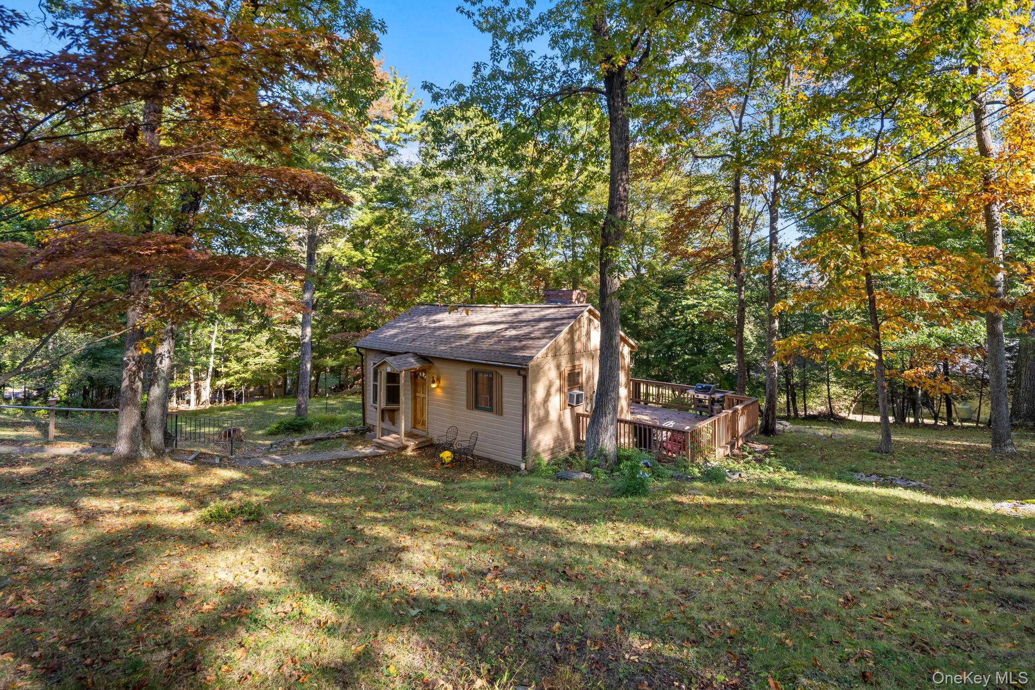 35 Candle Hill Road, New Fairfield, CT 06812