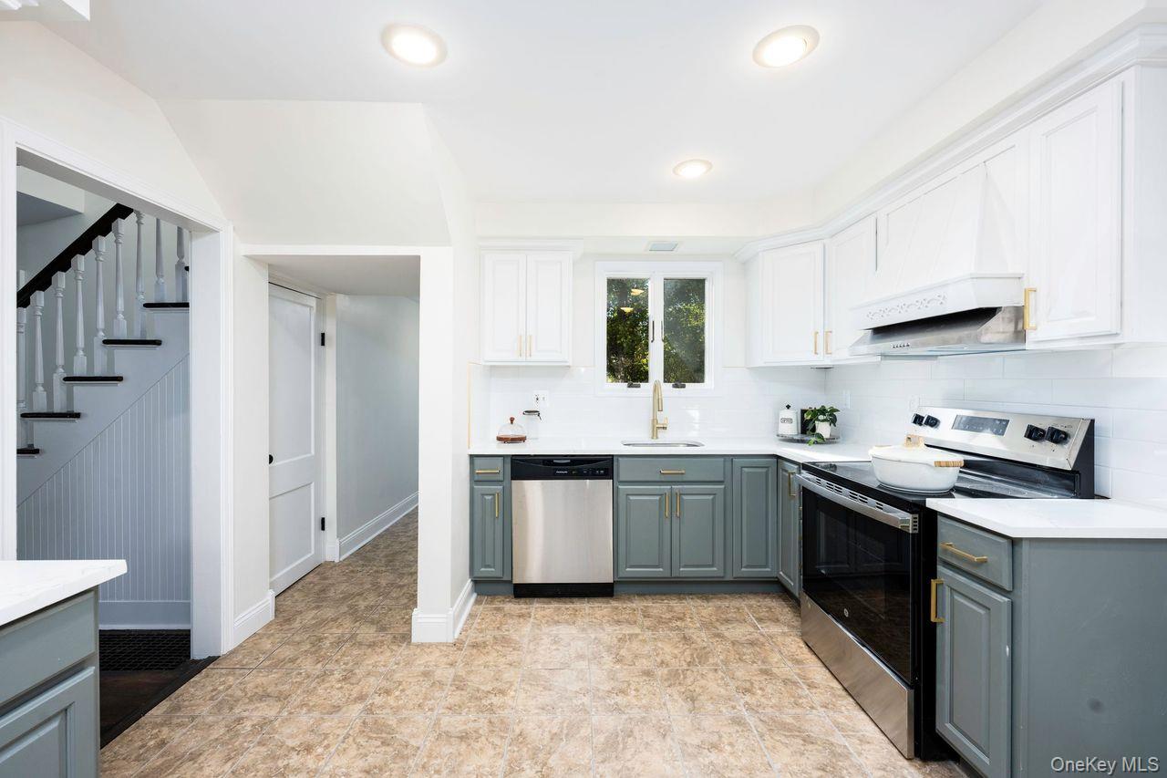 2123 New Hackensack Rd, Poughkeepsie, NY 12603