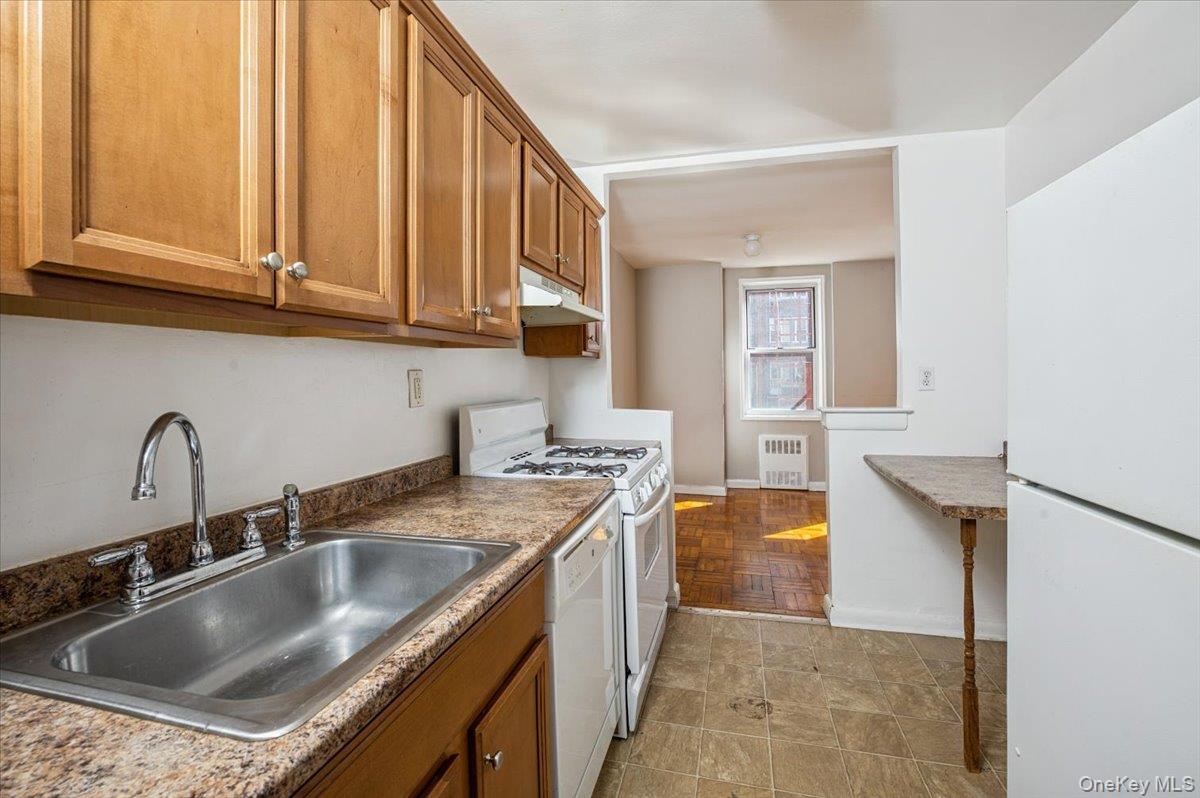 3 Sadore Lane # 2J, Yonkers, NY 10710