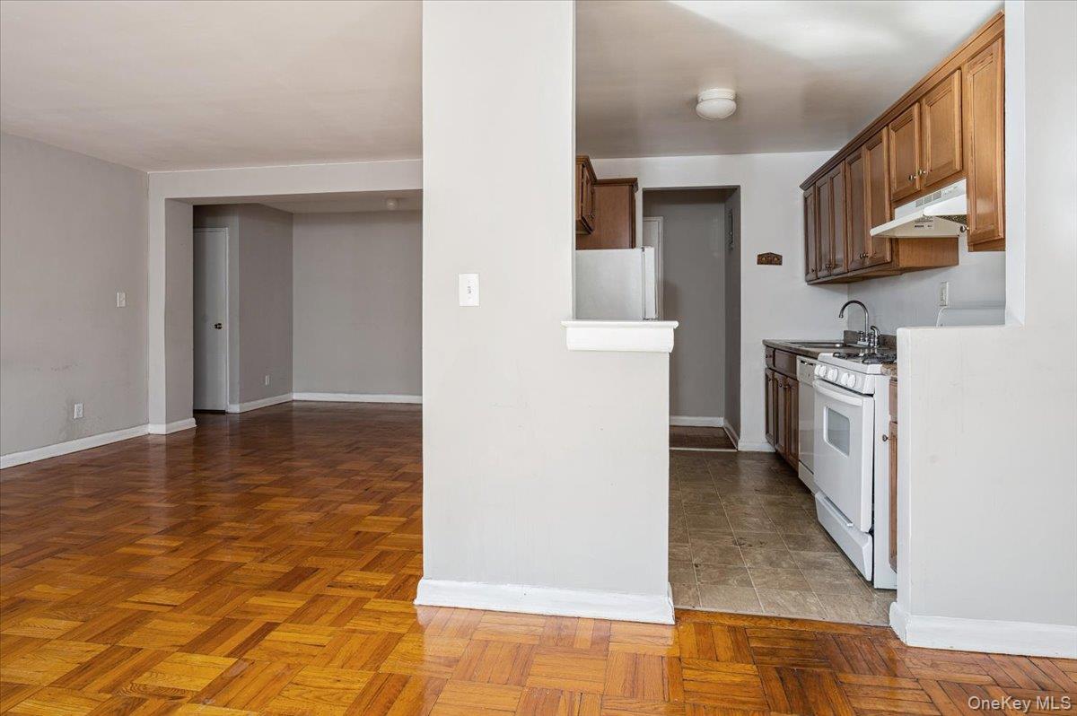 3 Sadore Lane # 2J, Yonkers, NY 10710