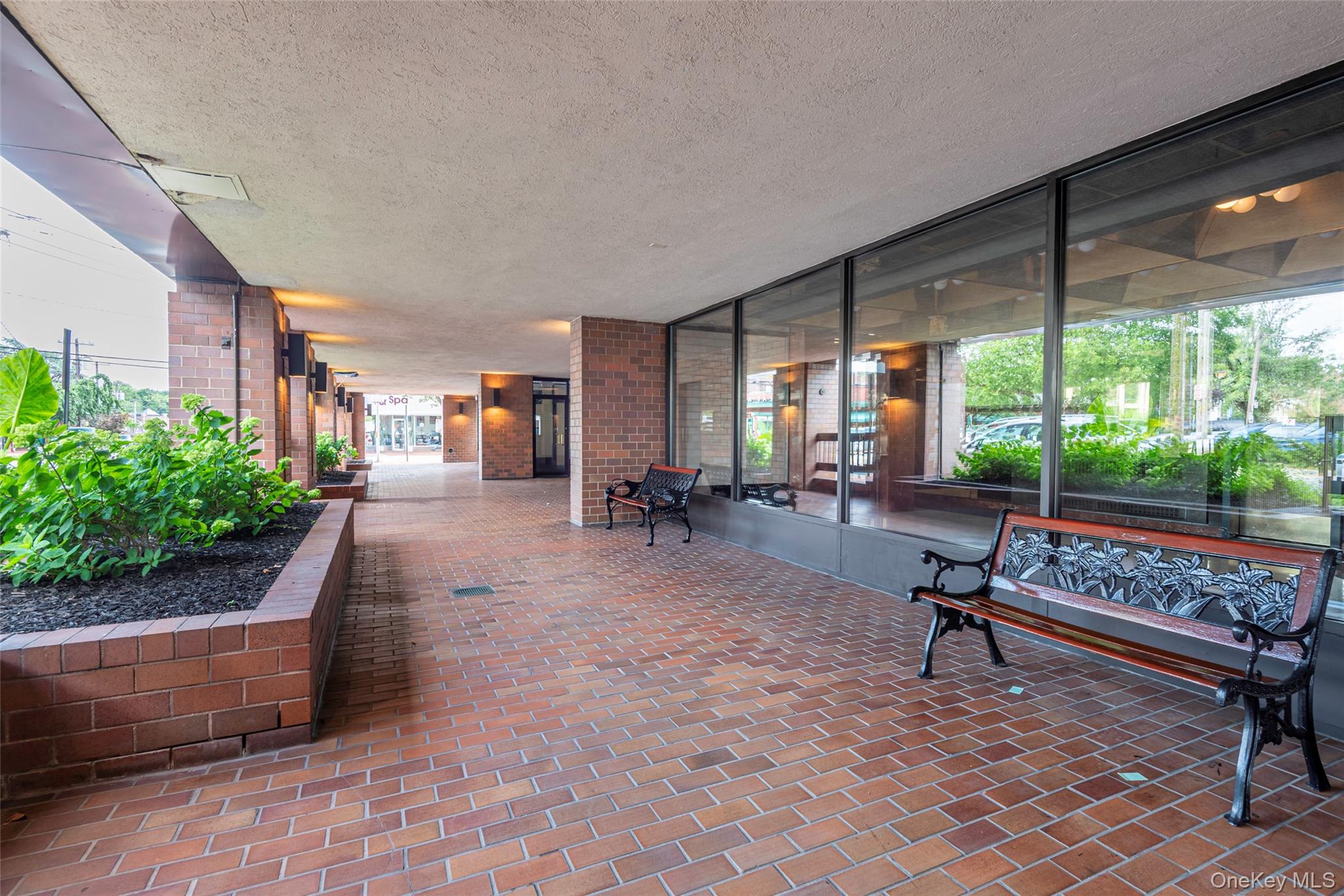 12 BOND Street # 4-C, Great Neck, NY 11021