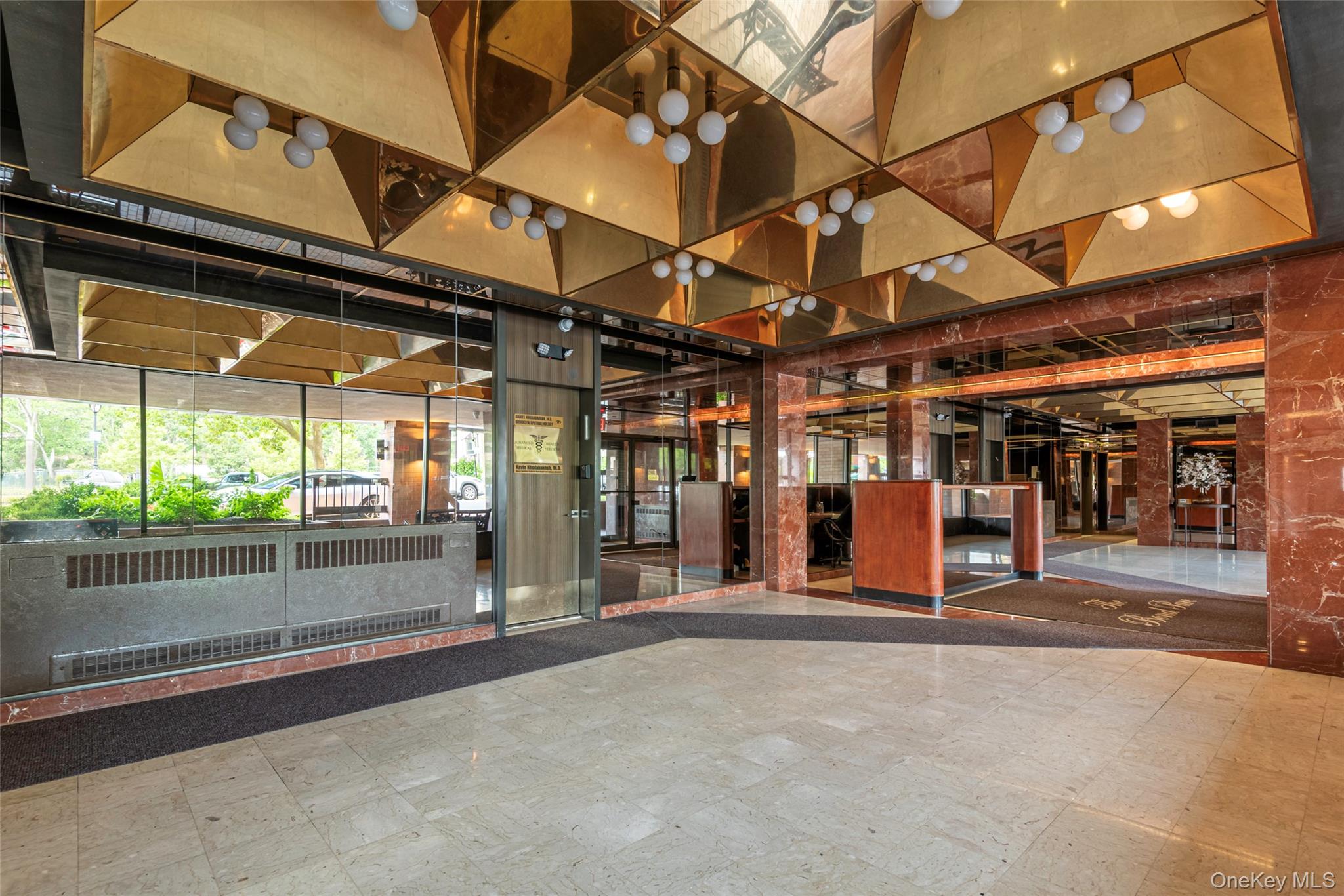 12 BOND Street # 4-C, Great Neck, NY 11021