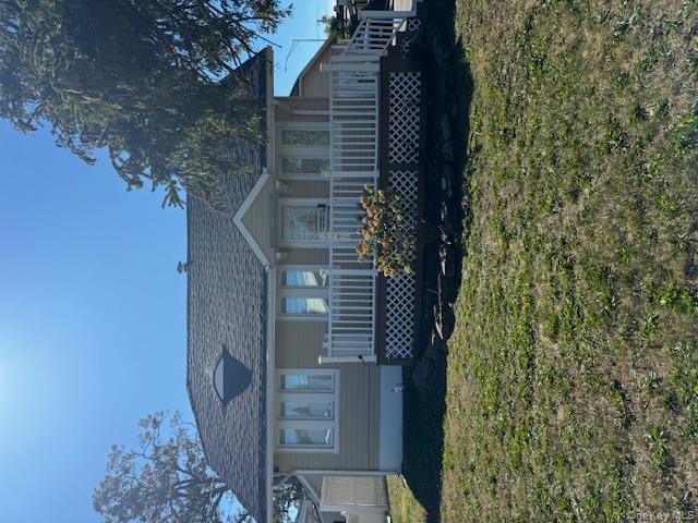 18 Homecrest Court, Oceanside, NY 11572