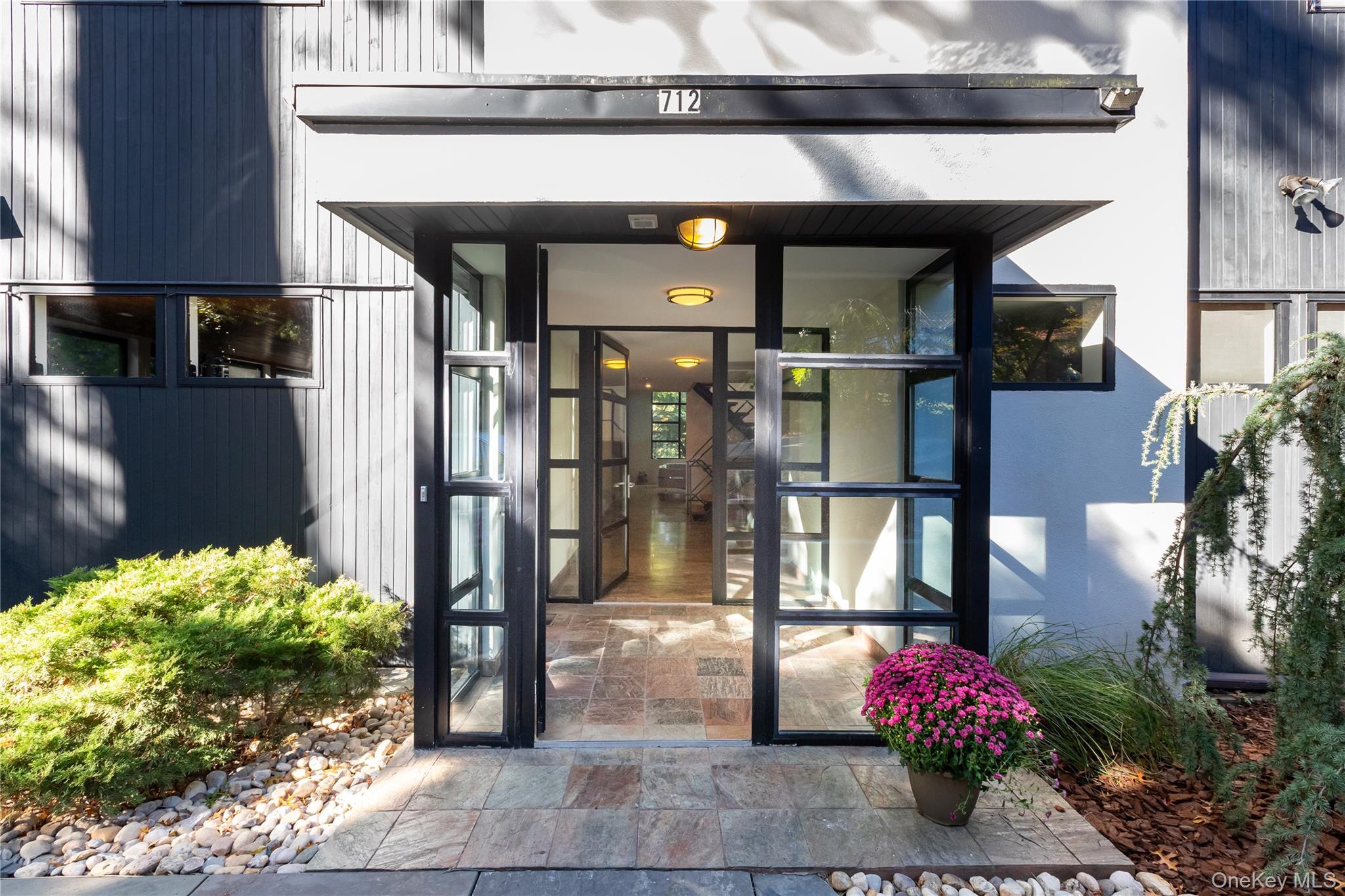 712 Ladd Road, Bronx, NY 10471