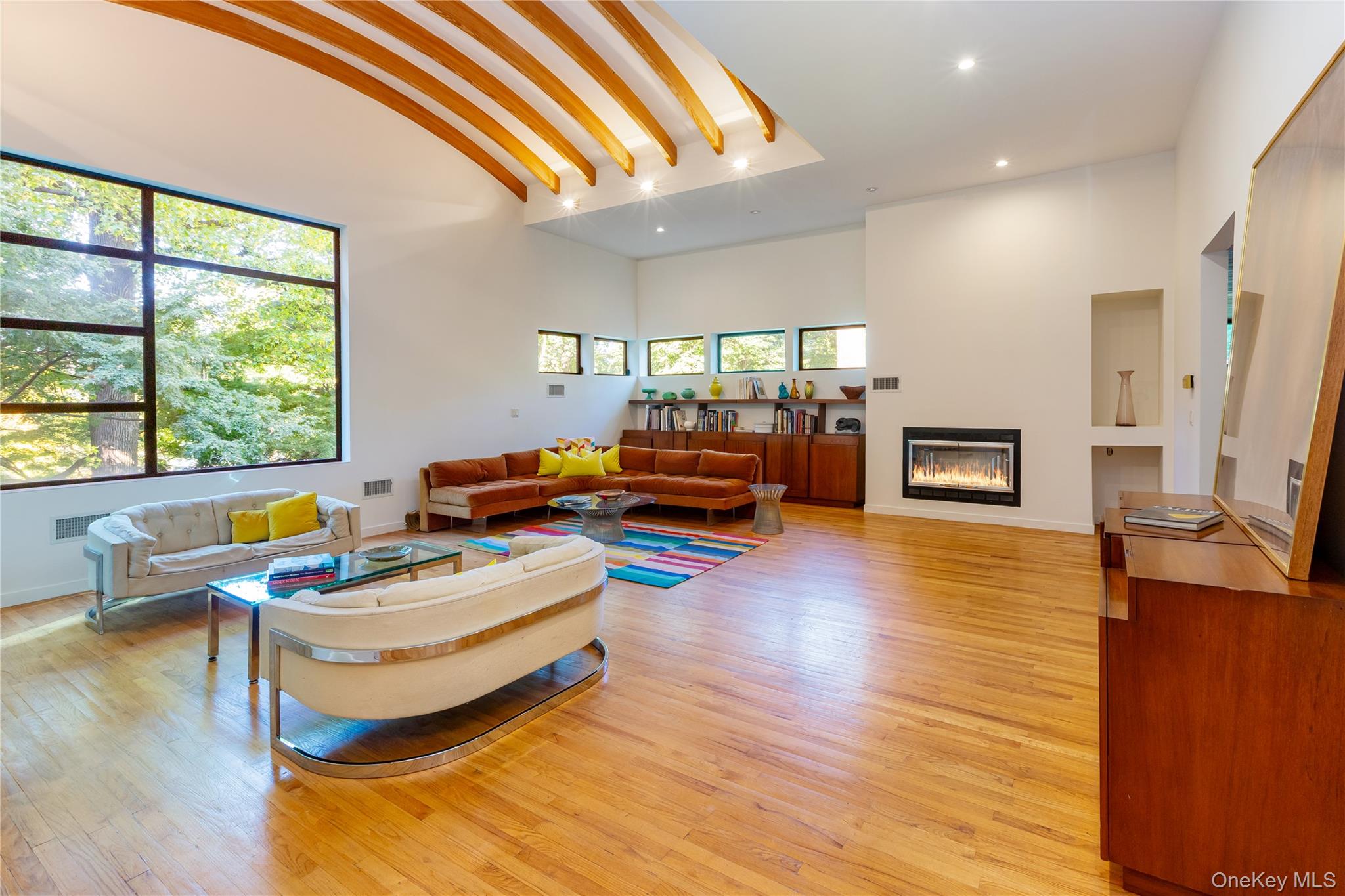 712 Ladd Road, Bronx, NY 10471