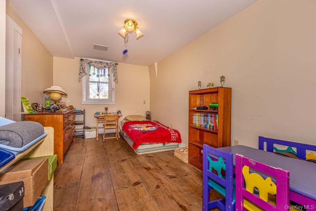 1294 Albany Post Road, Gardiner, NY 12525