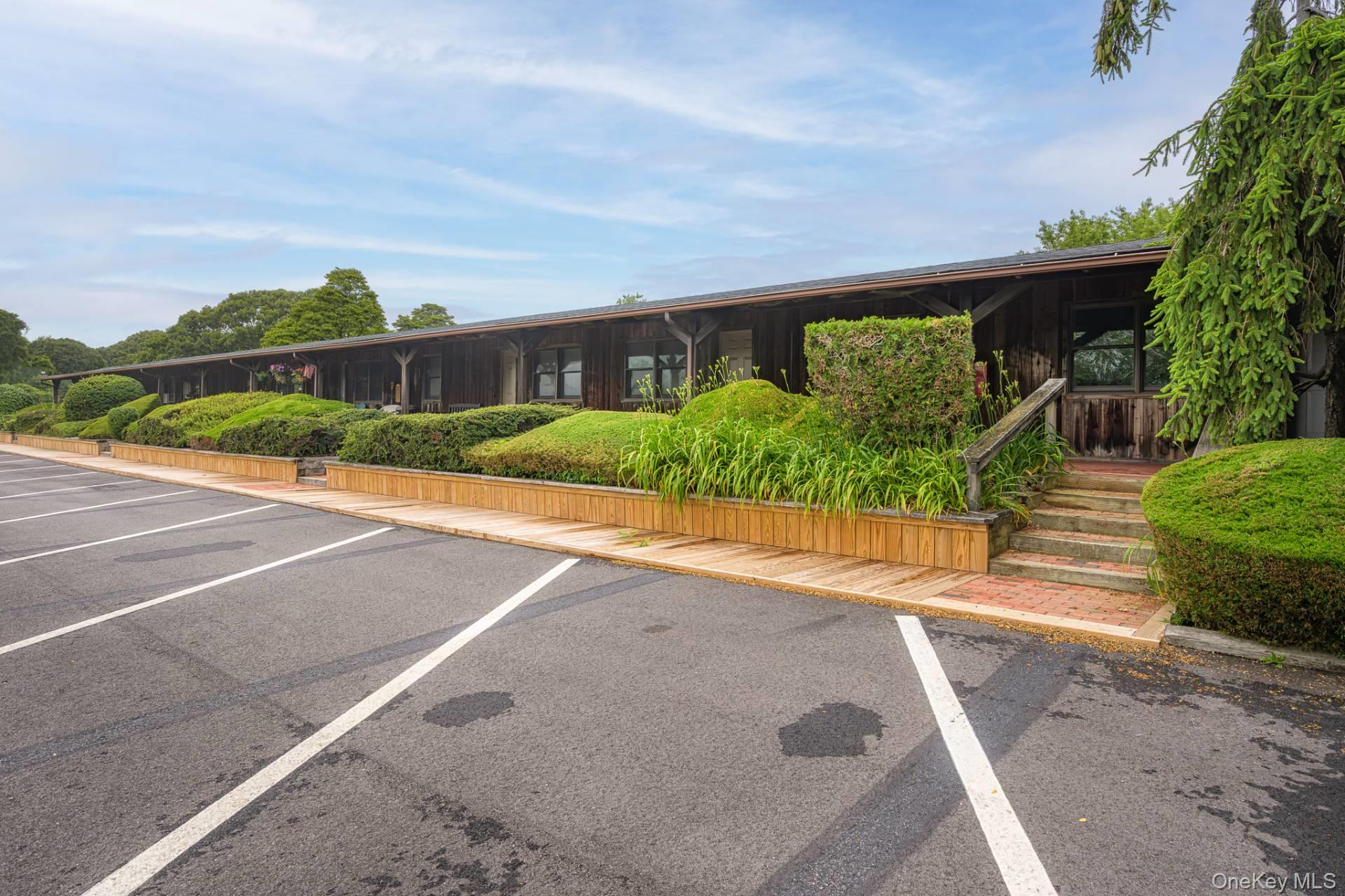 929 County Road 39 # 8, Southampton, NY 11968