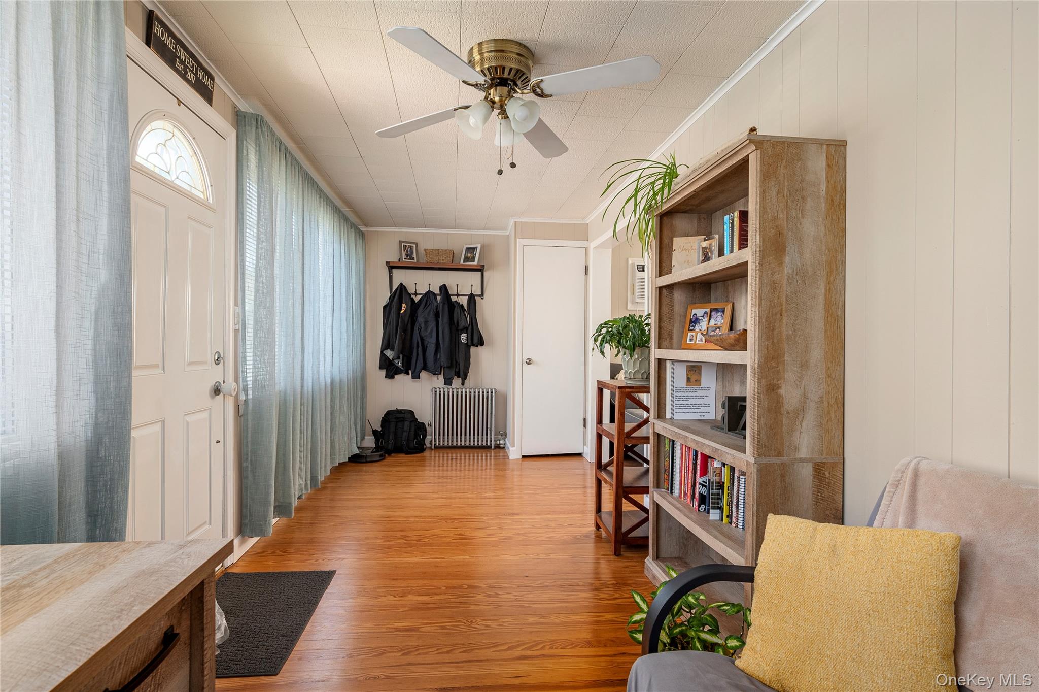 32 Nostrand Street, Farmingdale, NY 11735