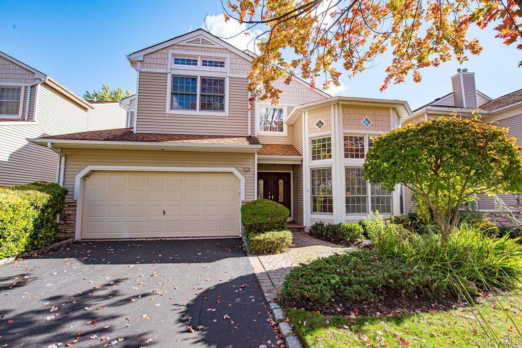 174 Sagamore Drive, Plainview, NY 11803