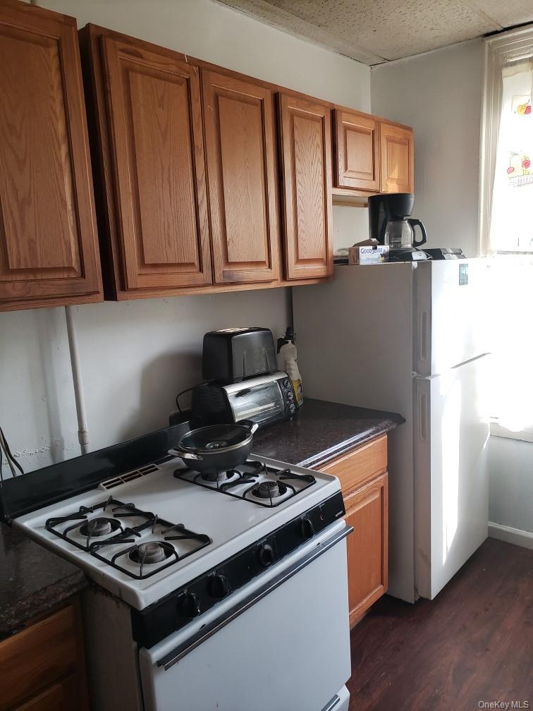 282 Reservoir Place, Bronx, NY 10467