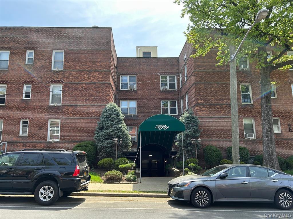 50 S Middle Neck Road # 1B, Great Neck, NY 11021