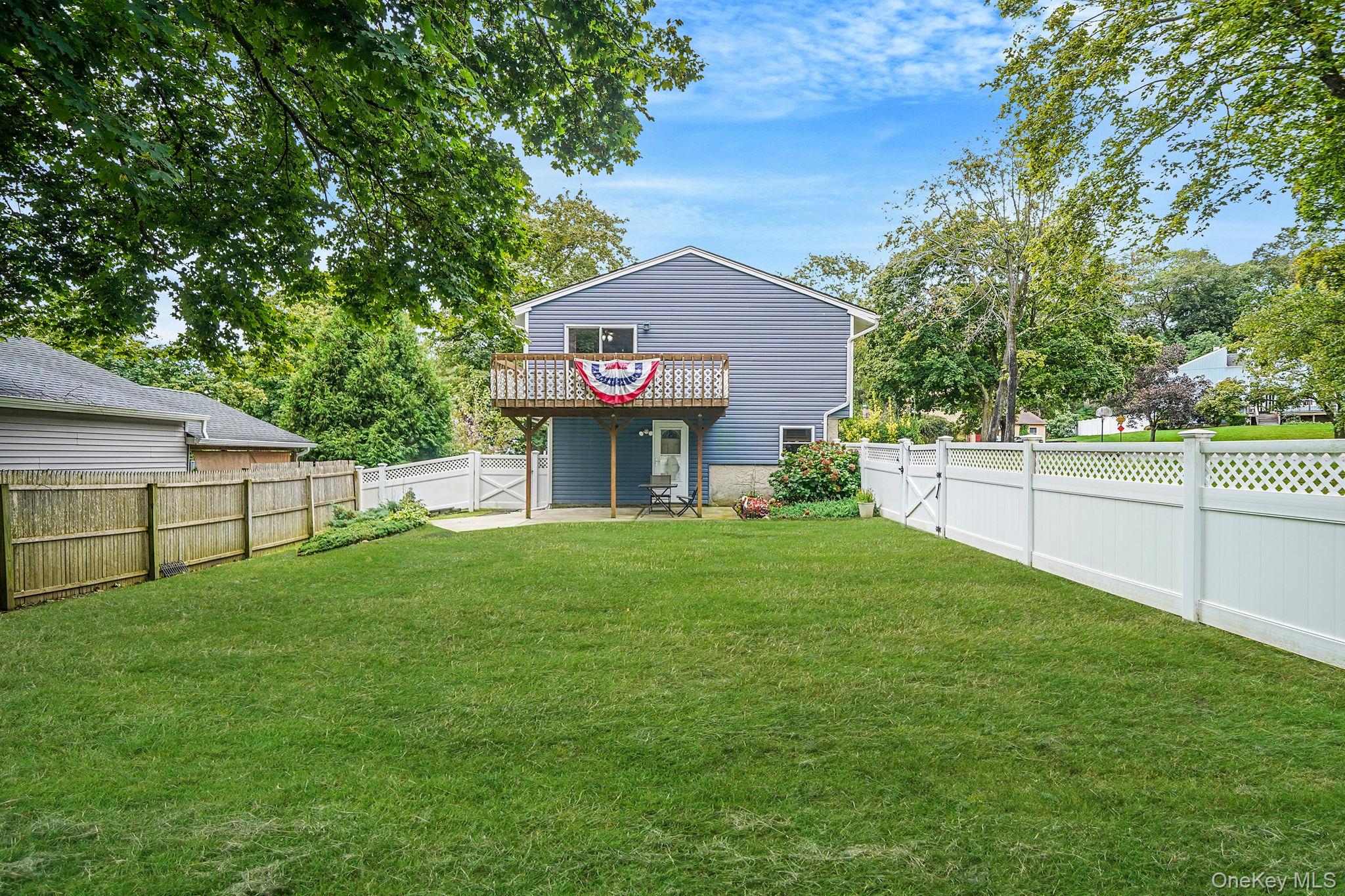 3 Selmar Court, Kings Park, NY 11754