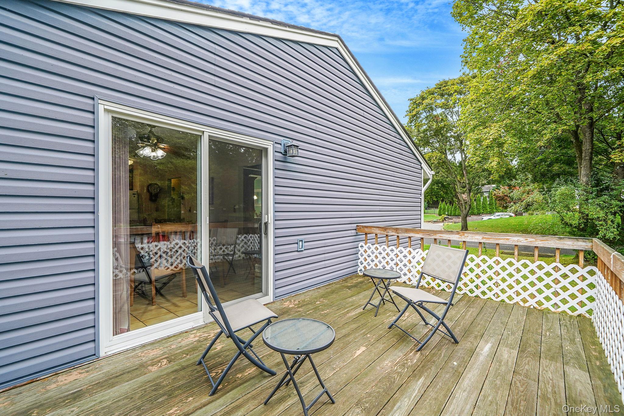 3 Selmar Court, Kings Park, NY 11754