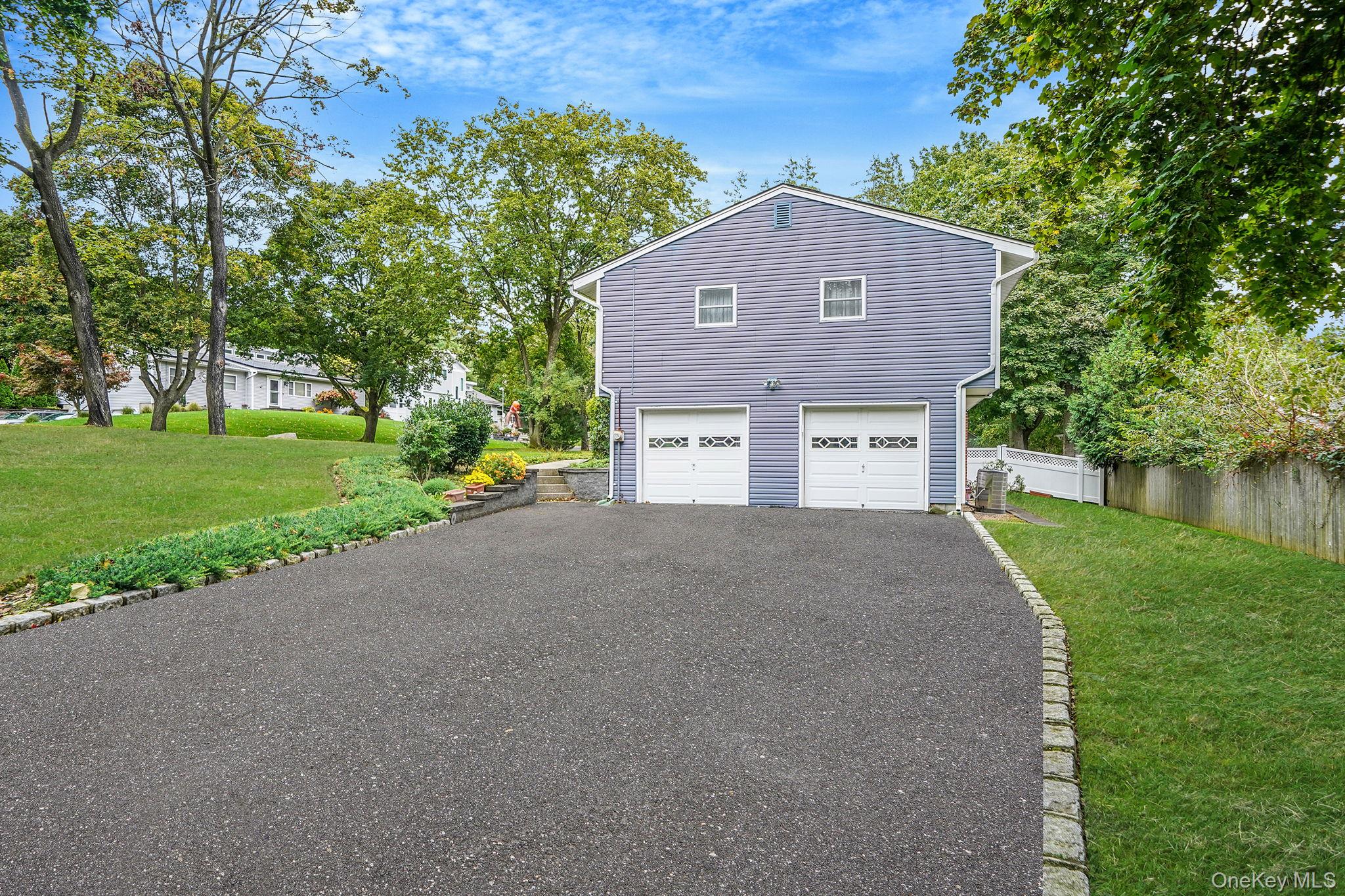 3 Selmar Court, Kings Park, NY 11754