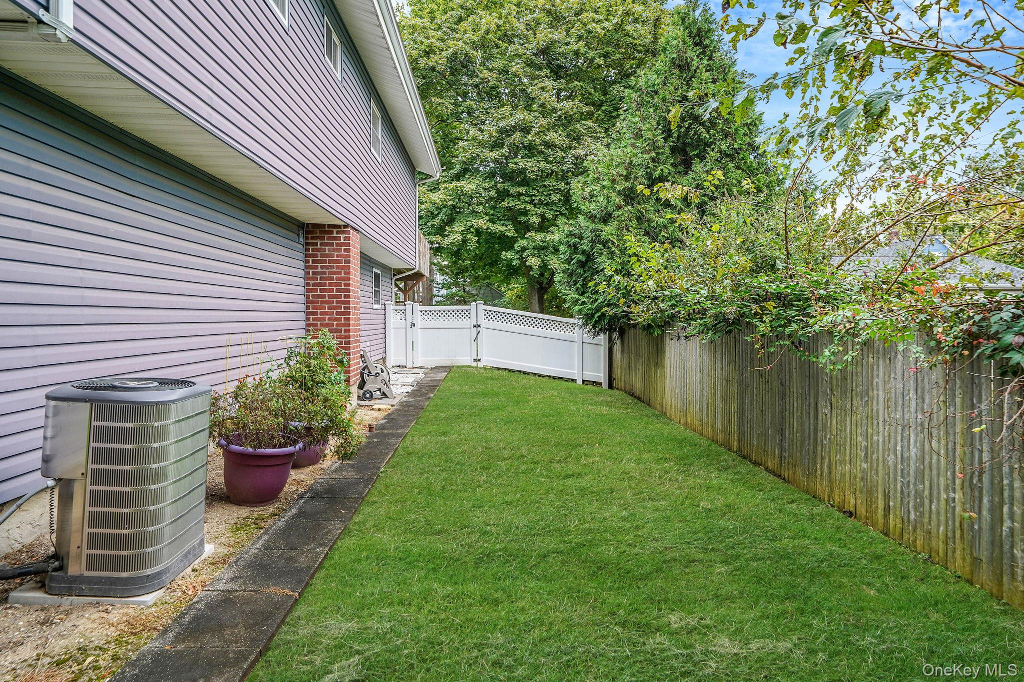 3 Selmar Court, Kings Park, NY 11754