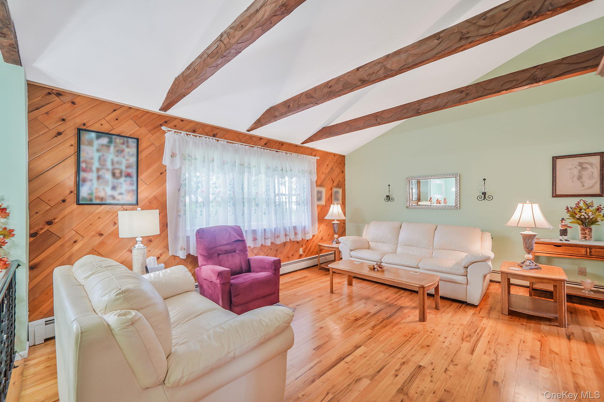 3 Selmar Court, Kings Park, NY 11754