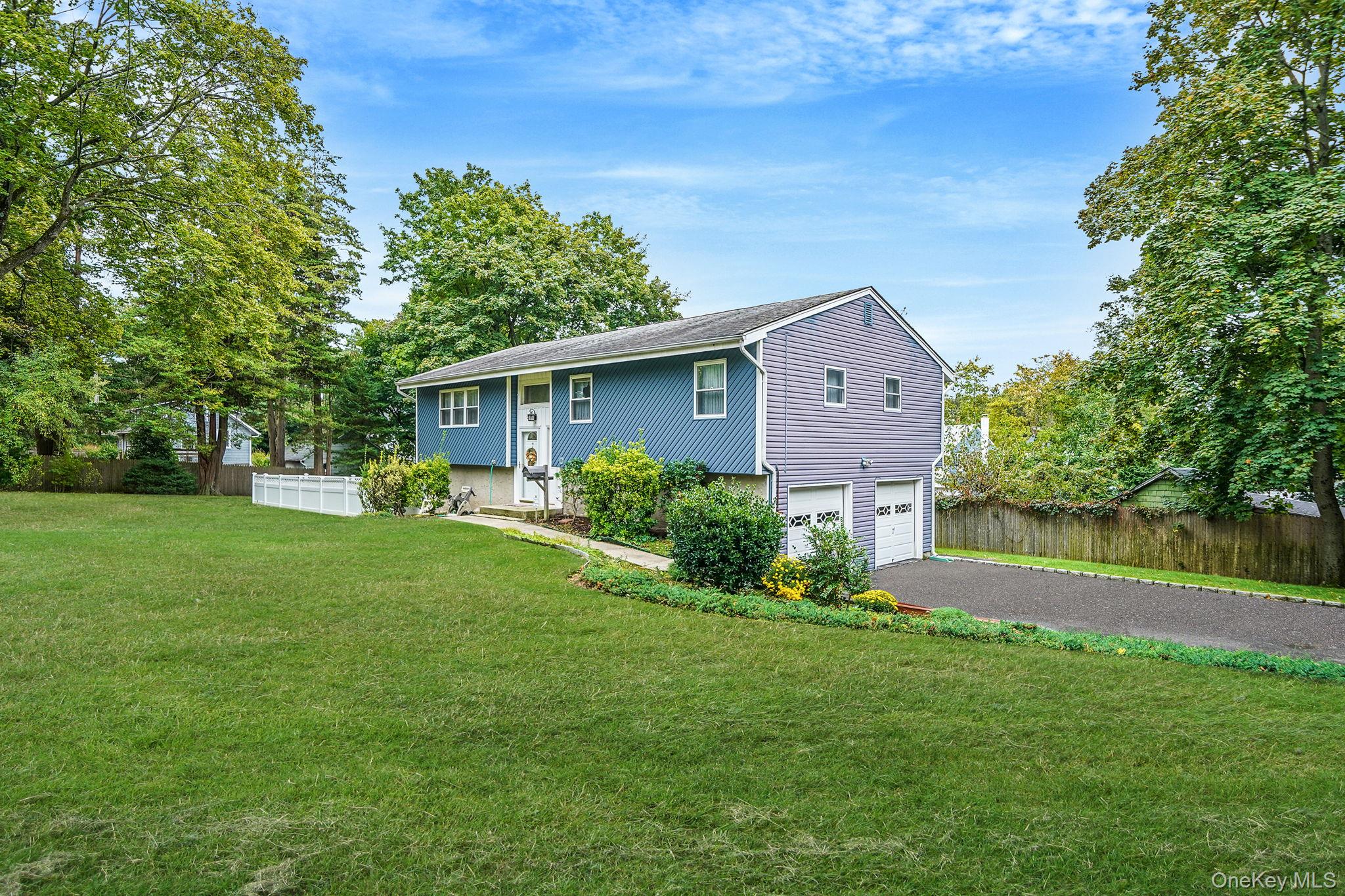 3 Selmar Court, Kings Park, NY 11754