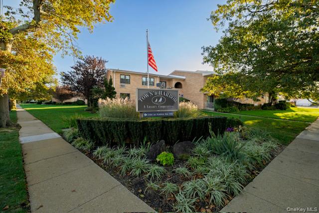 214 Westend Avenue # 6C, Freeport, NY 11520