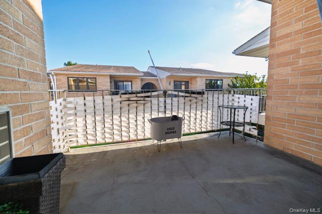 214 Westend Avenue # 6C, Freeport, NY 11520