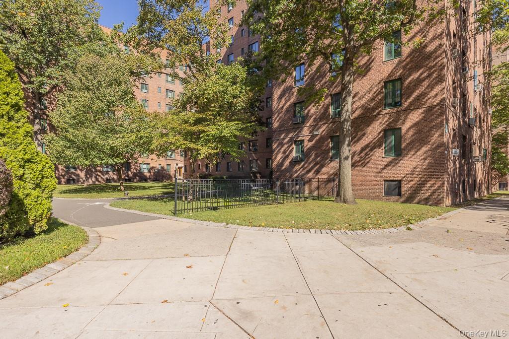 1601 Metropolitan Avenue # 3H, Bronx, NY 10462