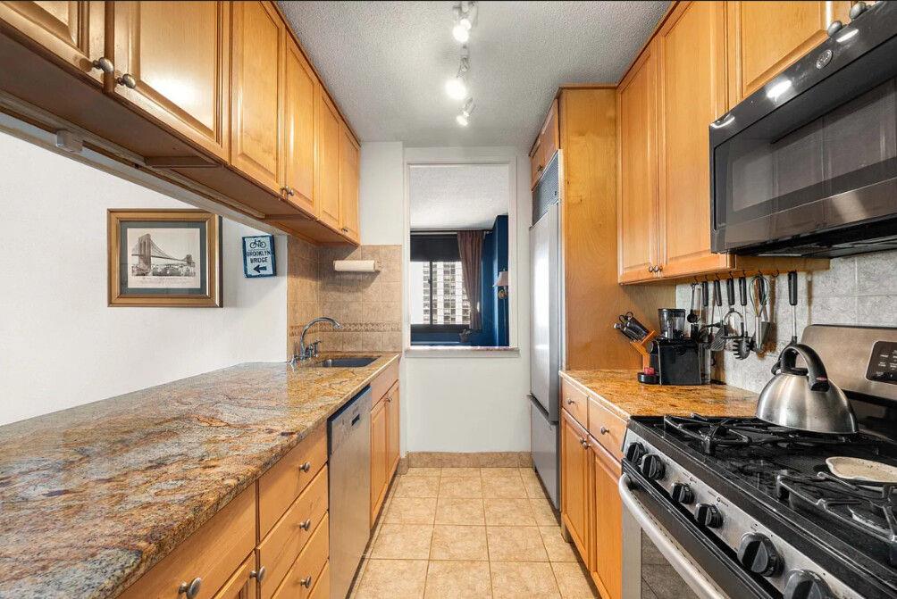 377 RECTOR Place # 19B, New York (Manhattan), NY 10280