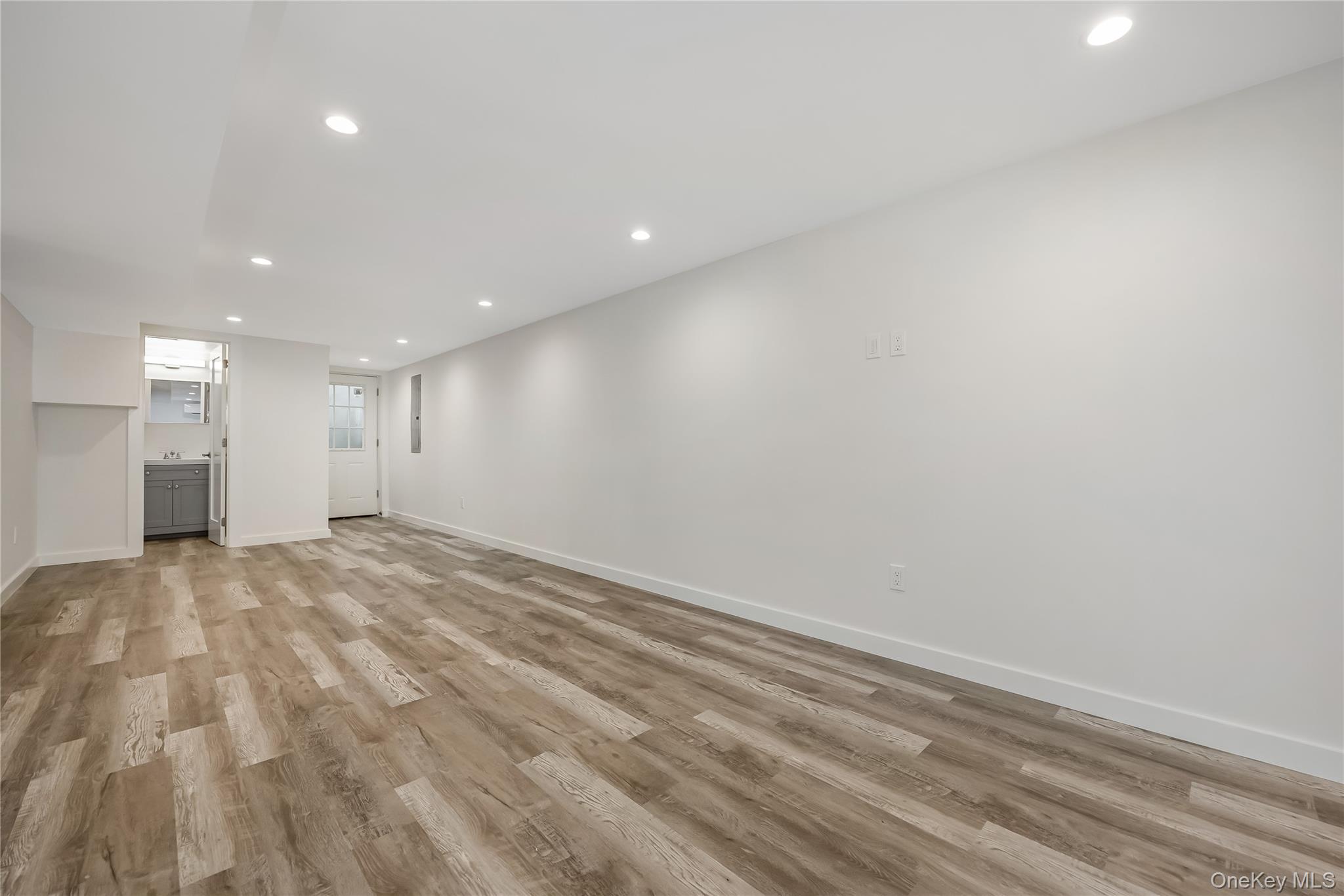 985 Douglas Avenue, Wantagh, NY 11793