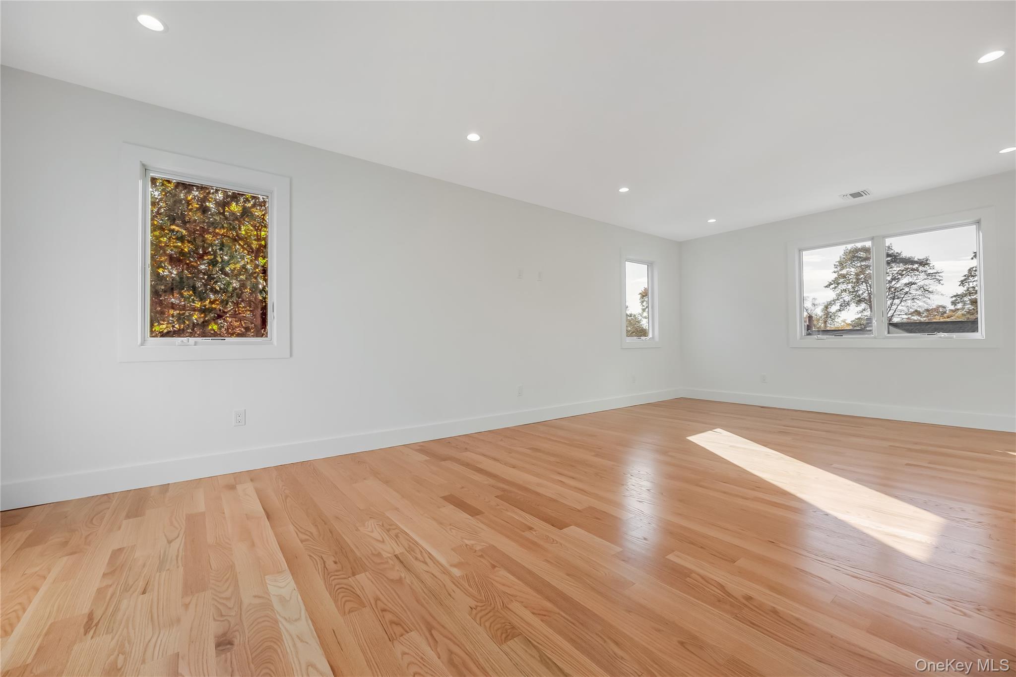 985 Douglas Avenue, Wantagh, NY 11793