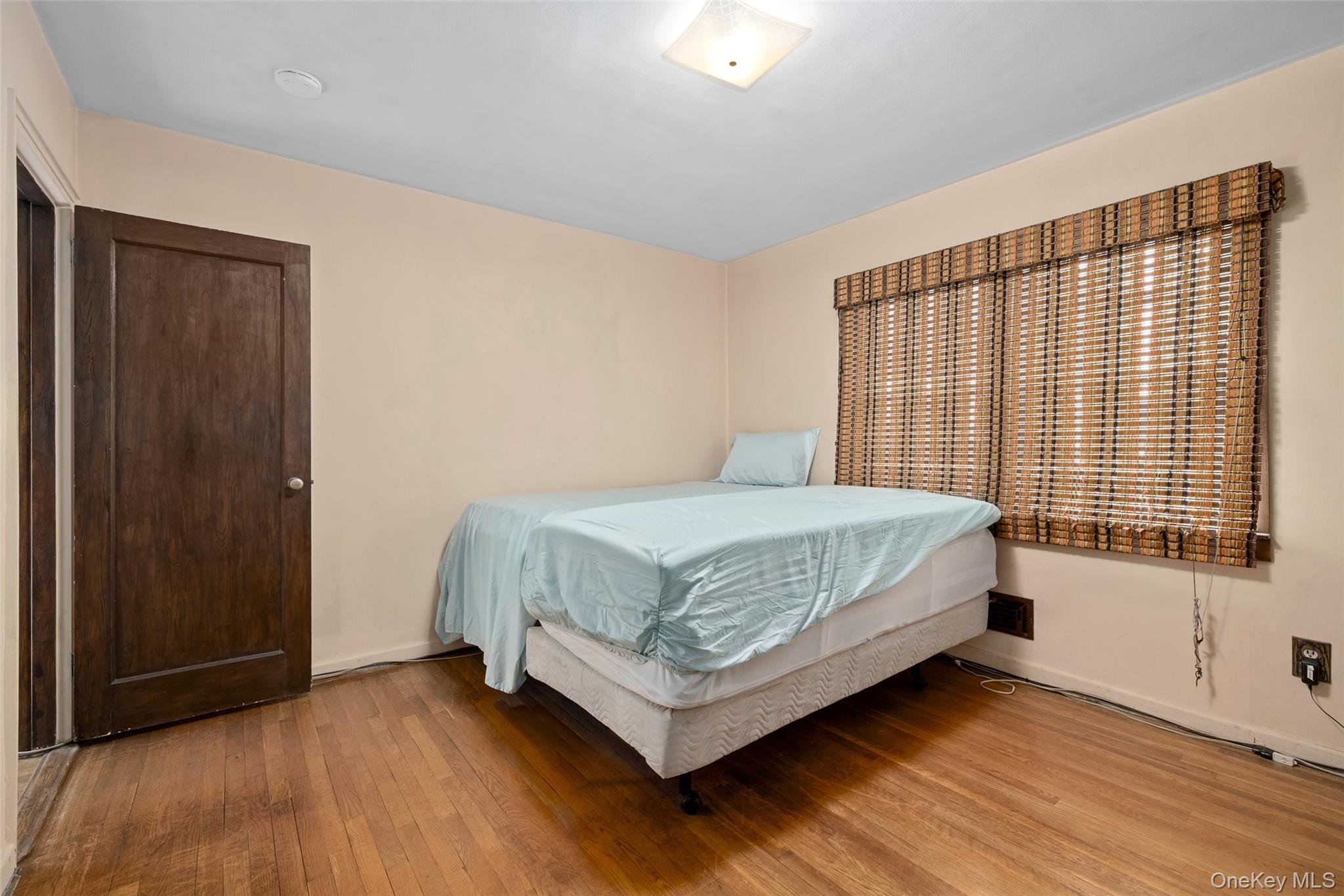 2975 Oceanside Road, Oceanside, NY 11572