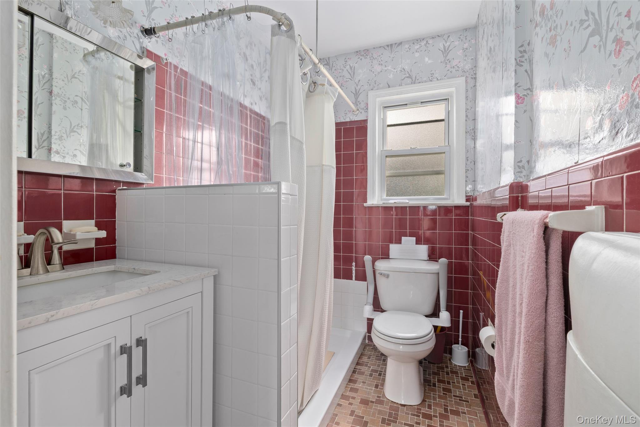 2975 Oceanside Road, Oceanside, NY 11572