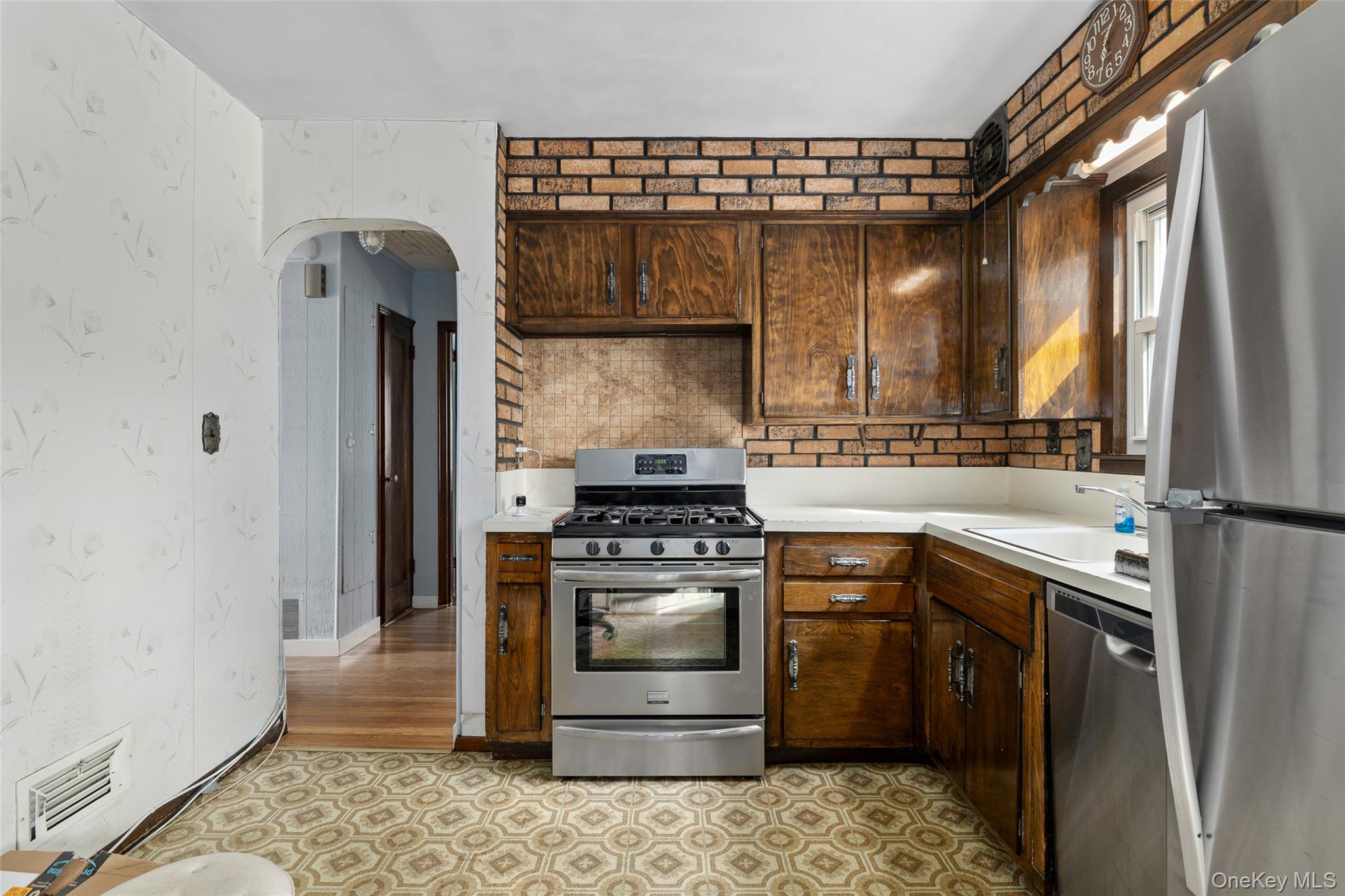 2975 Oceanside Road, Oceanside, NY 11572