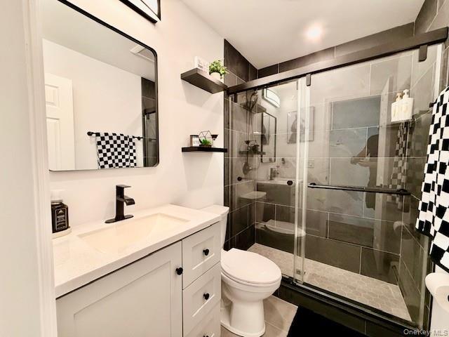 8 Fox Hollow Lane, Ridge, NY 11961