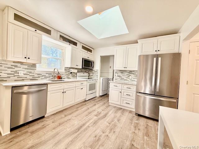 8 Fox Hollow Lane, Ridge, NY 11961