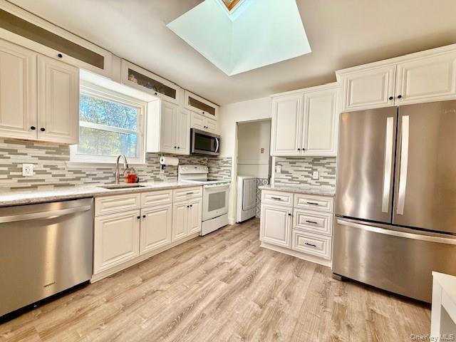 8 Fox Hollow Lane, Ridge, NY 11961