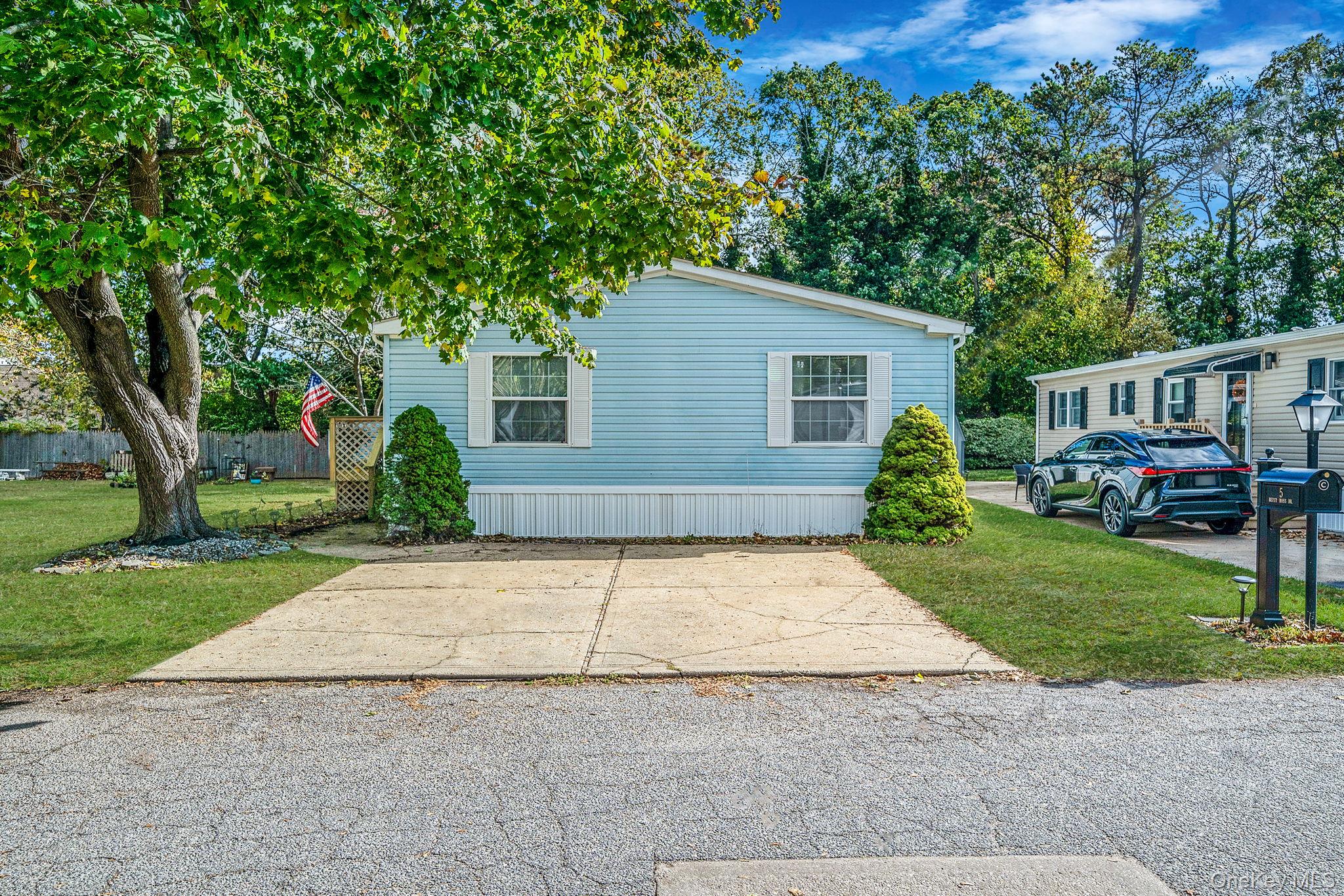 3 Betsy Ross Drive, Bohemia, NY 11716