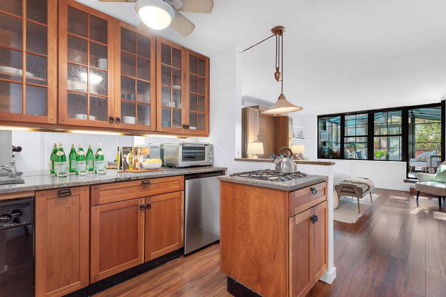 222 W 14TH Street # 2D, New York (Manhattan), NY 10011