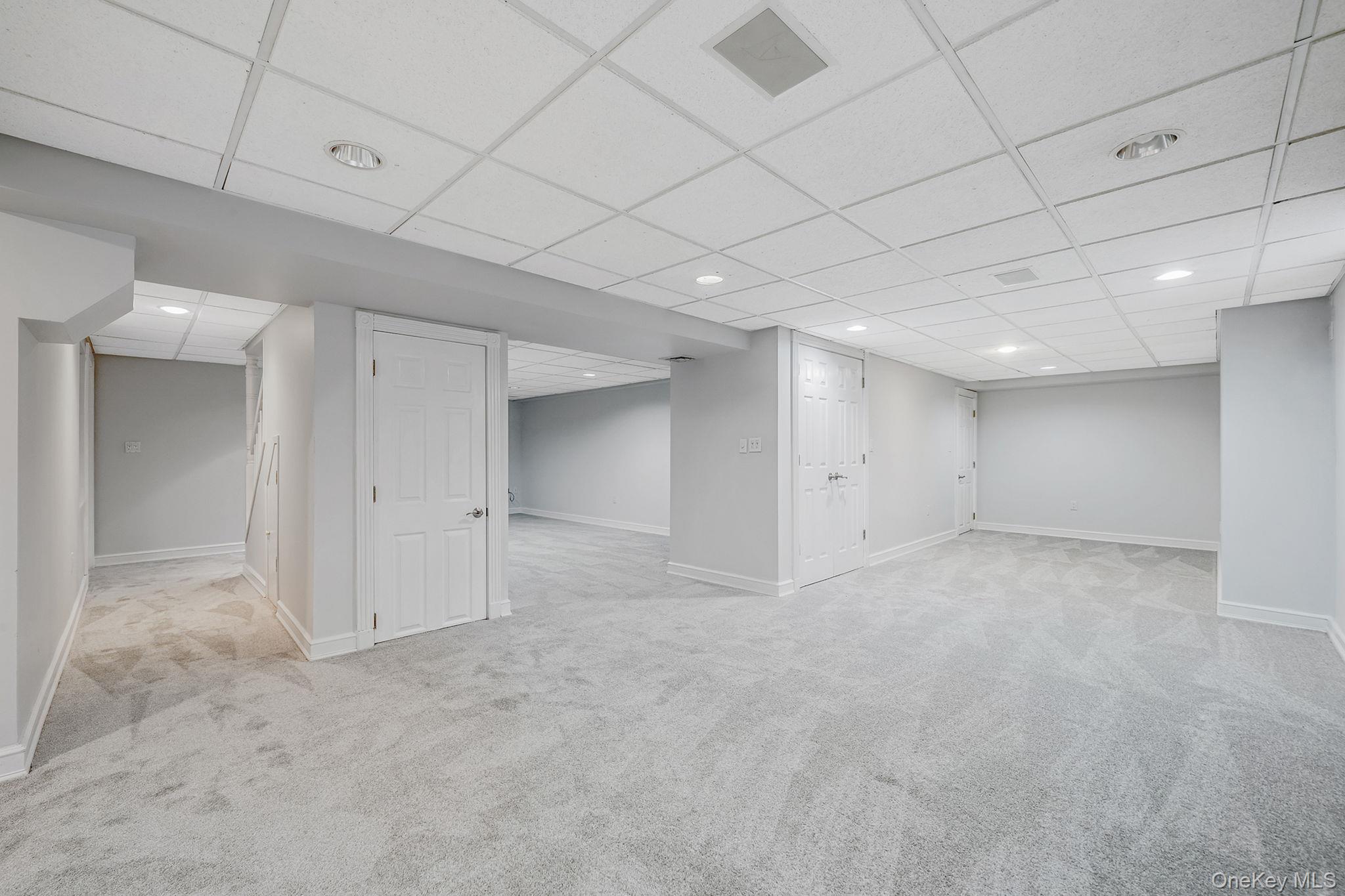 2 Max Way, Commack, NY 11725