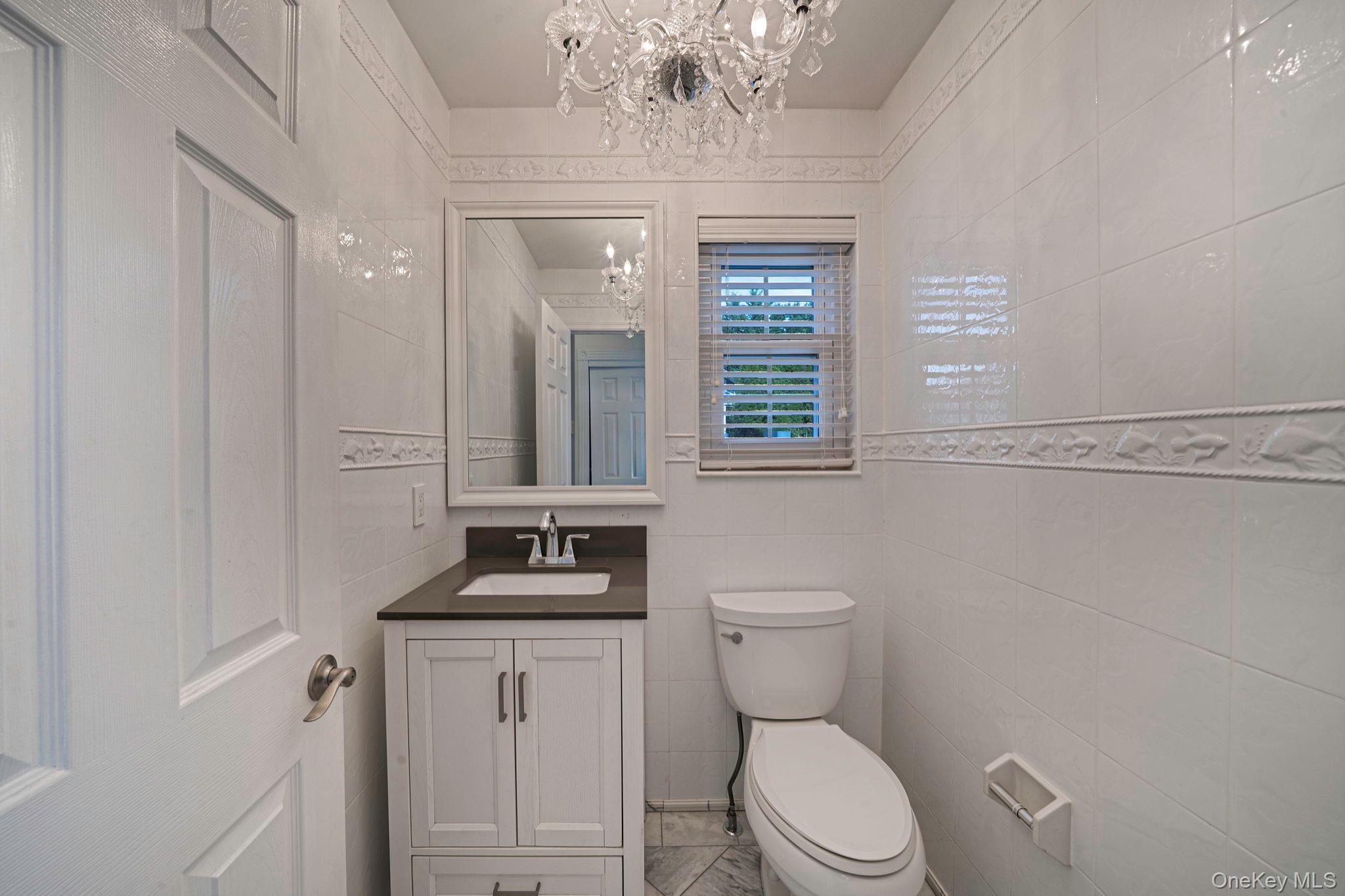 2 Max Way, Commack, NY 11725