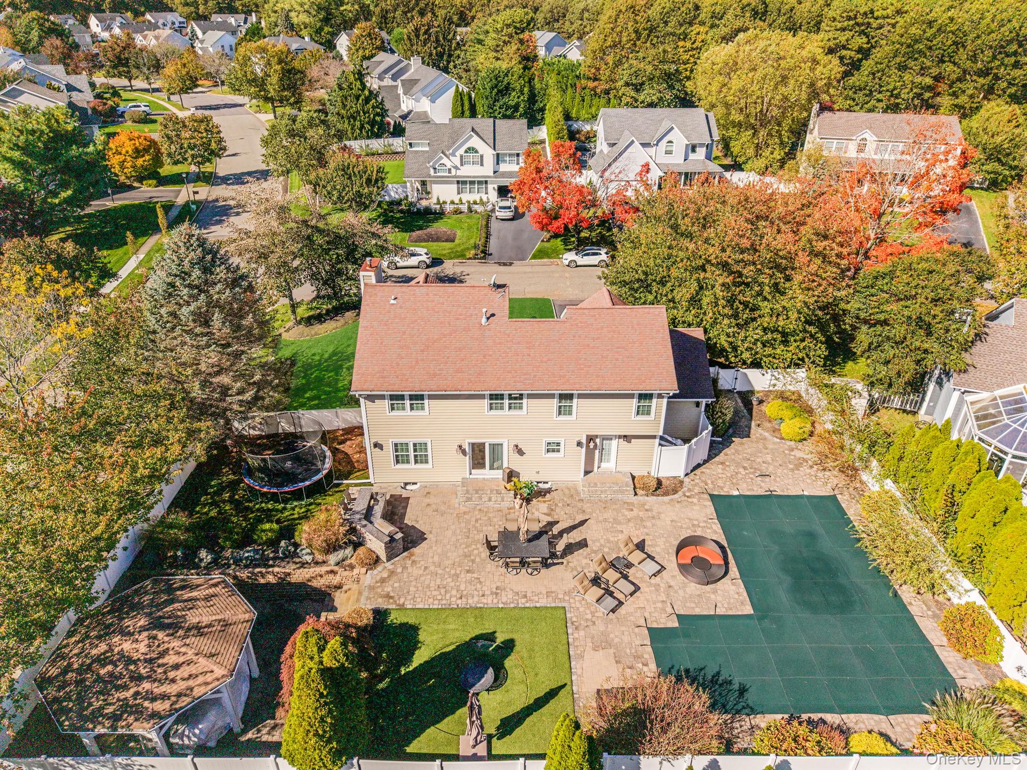 2 Max Way, Commack, NY 11725