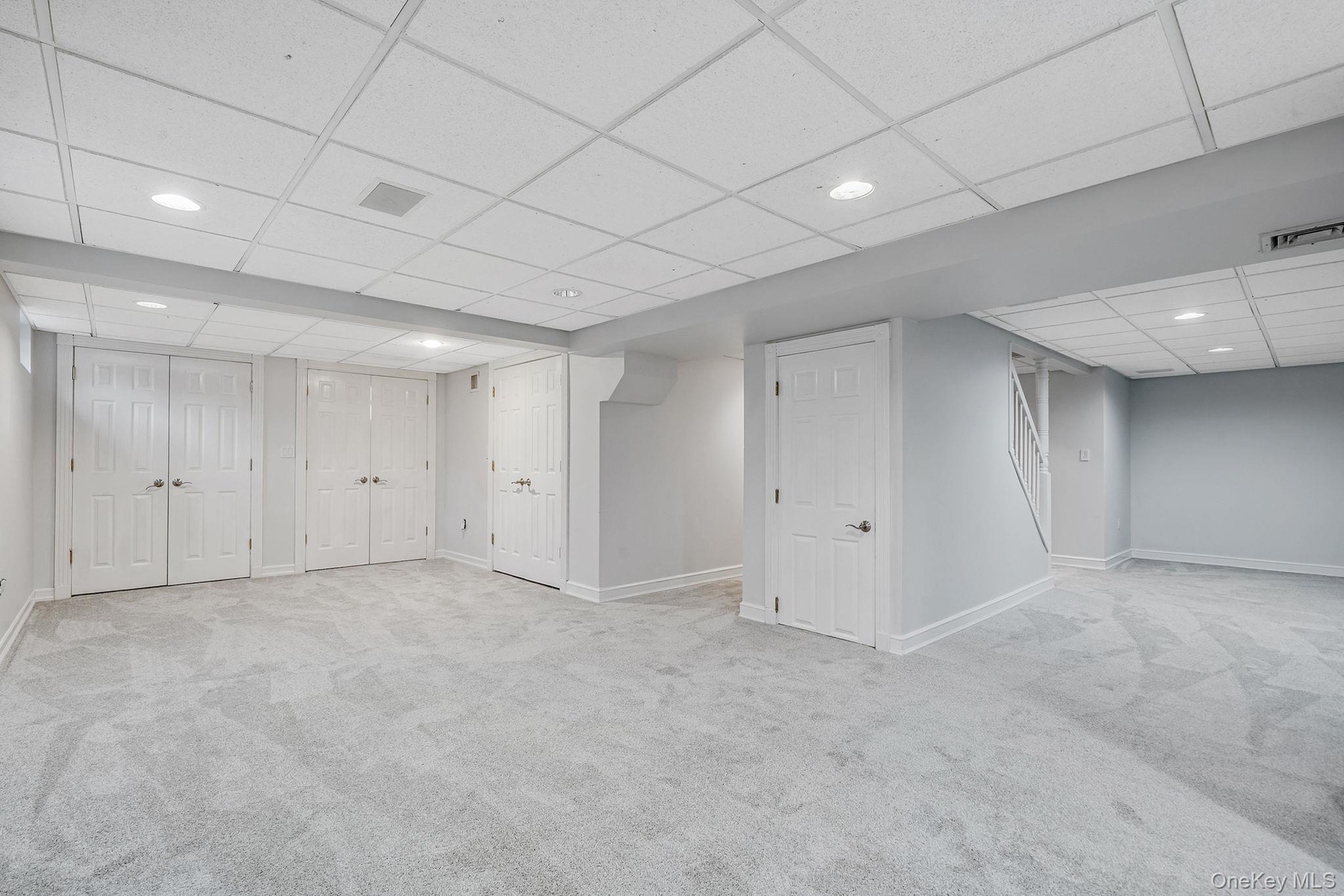 2 Max Way, Commack, NY 11725