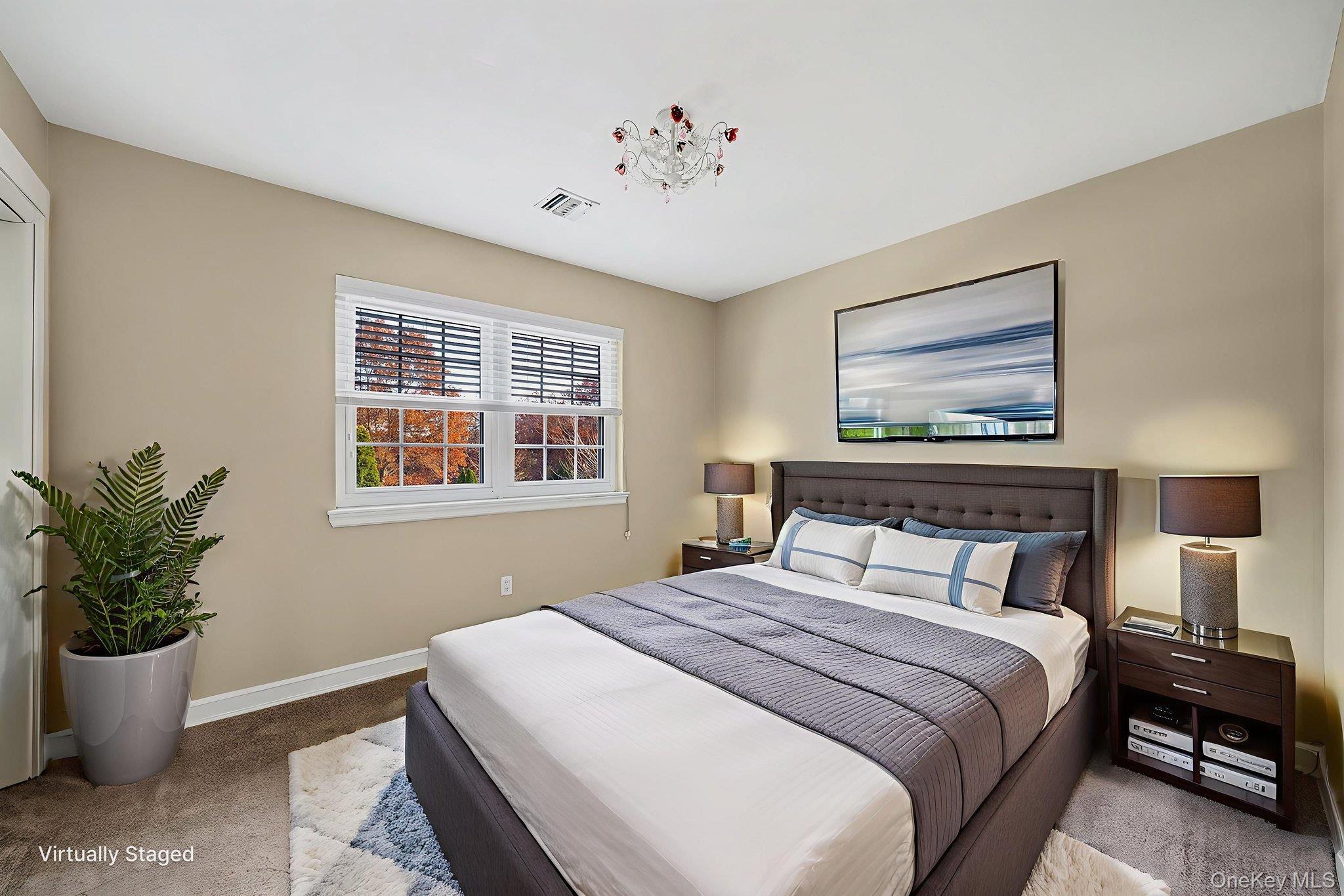 2 Max Way, Commack, NY 11725