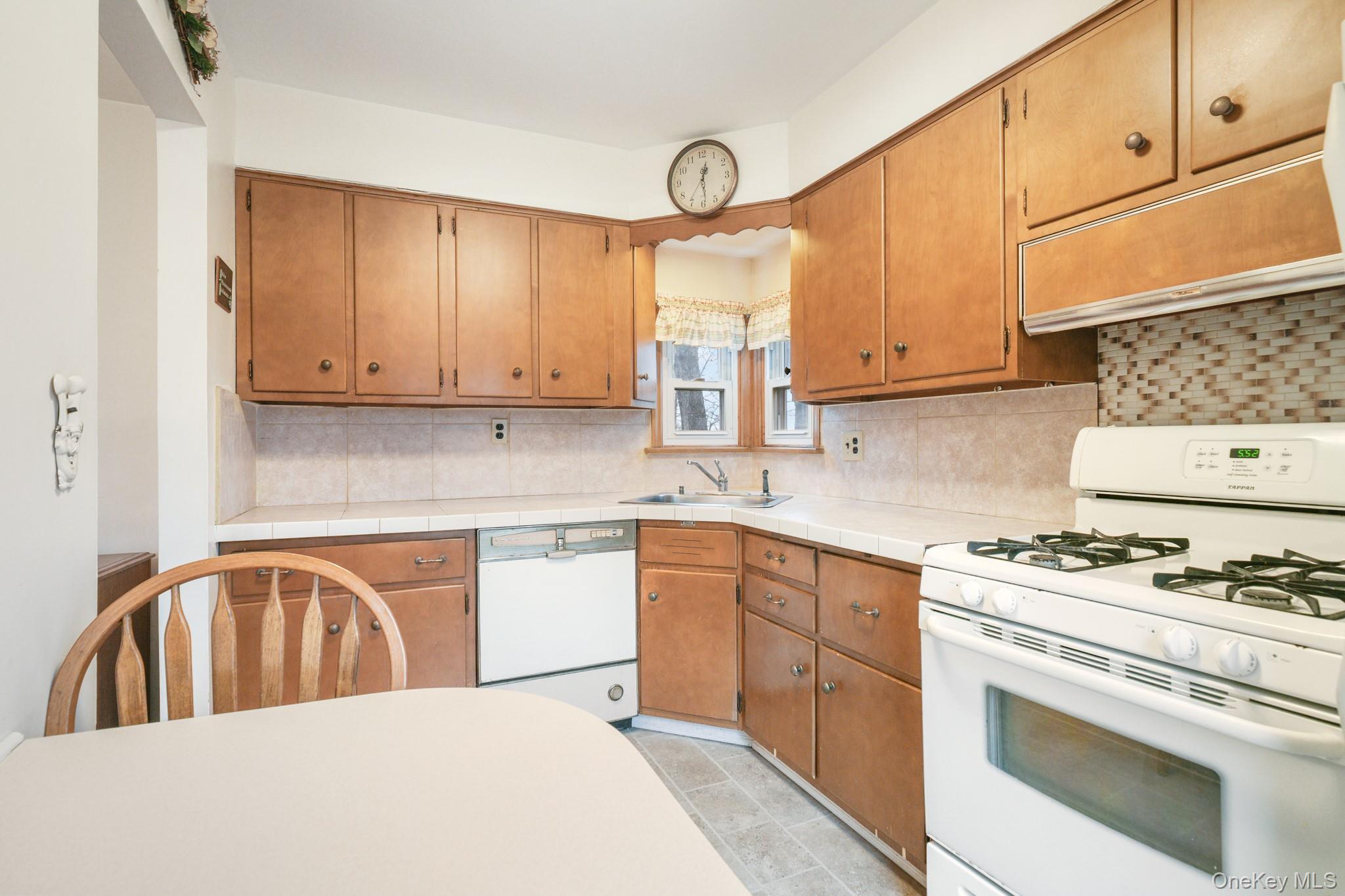 6 Lombardi Road, Pearl River, NY 10965